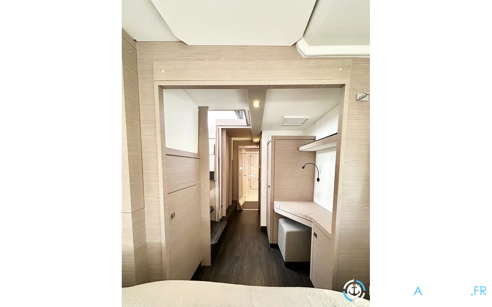 slider 21 Fountaine Pajot Isla 40
