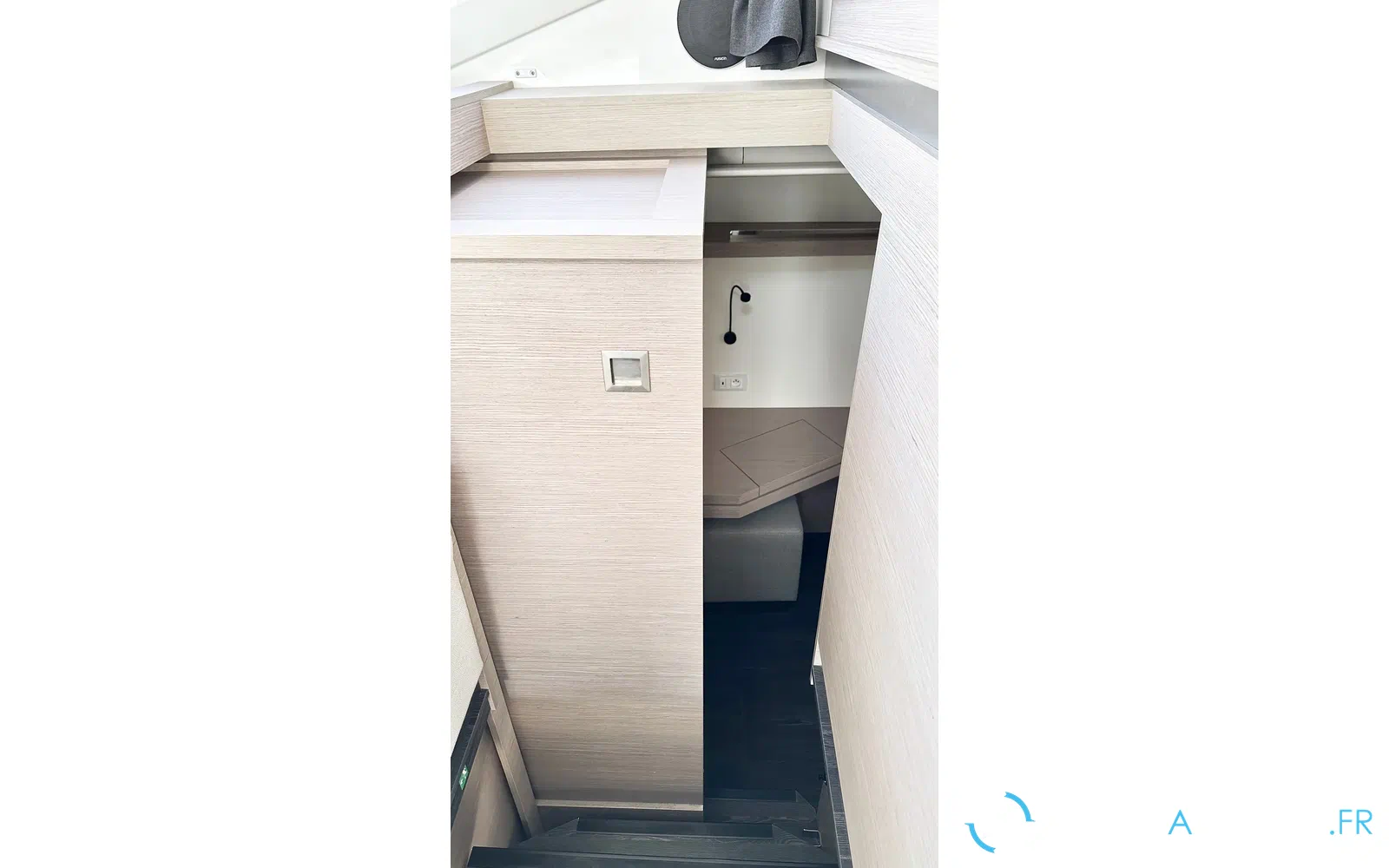 slider 22 Fountaine Pajot Isla 40