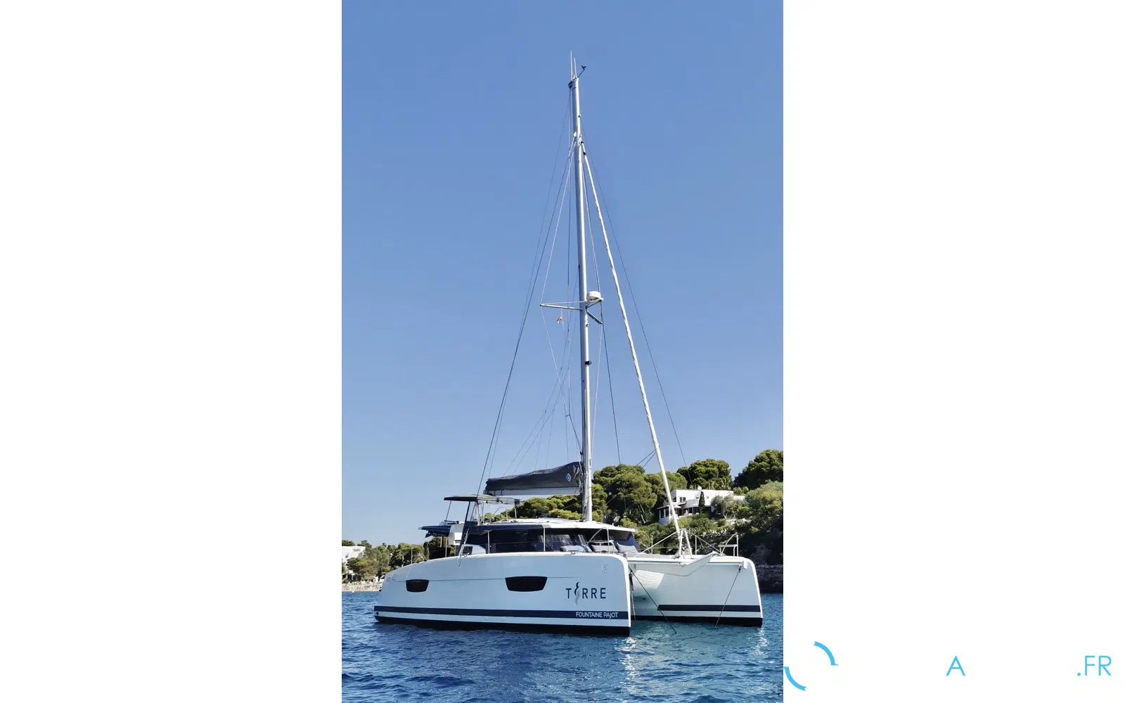 slider 3 Fountaine Pajot Isla 40