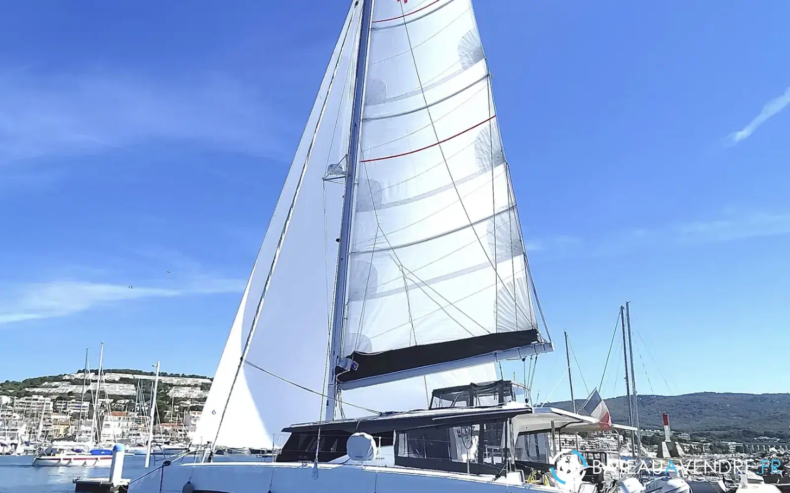 slider 4 Fountaine Pajot Isla 40