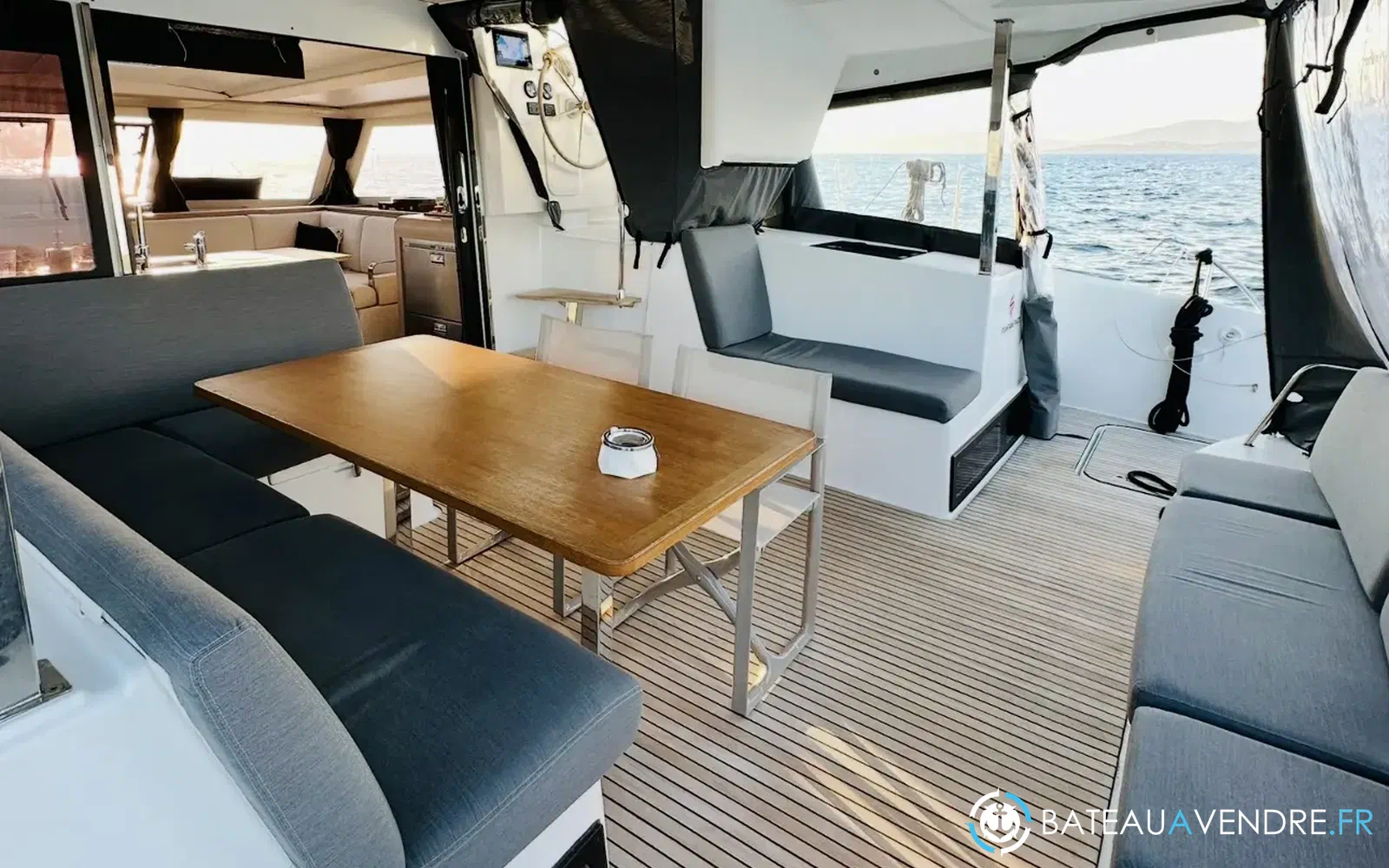 slider 6 Fountaine Pajot Isla 40