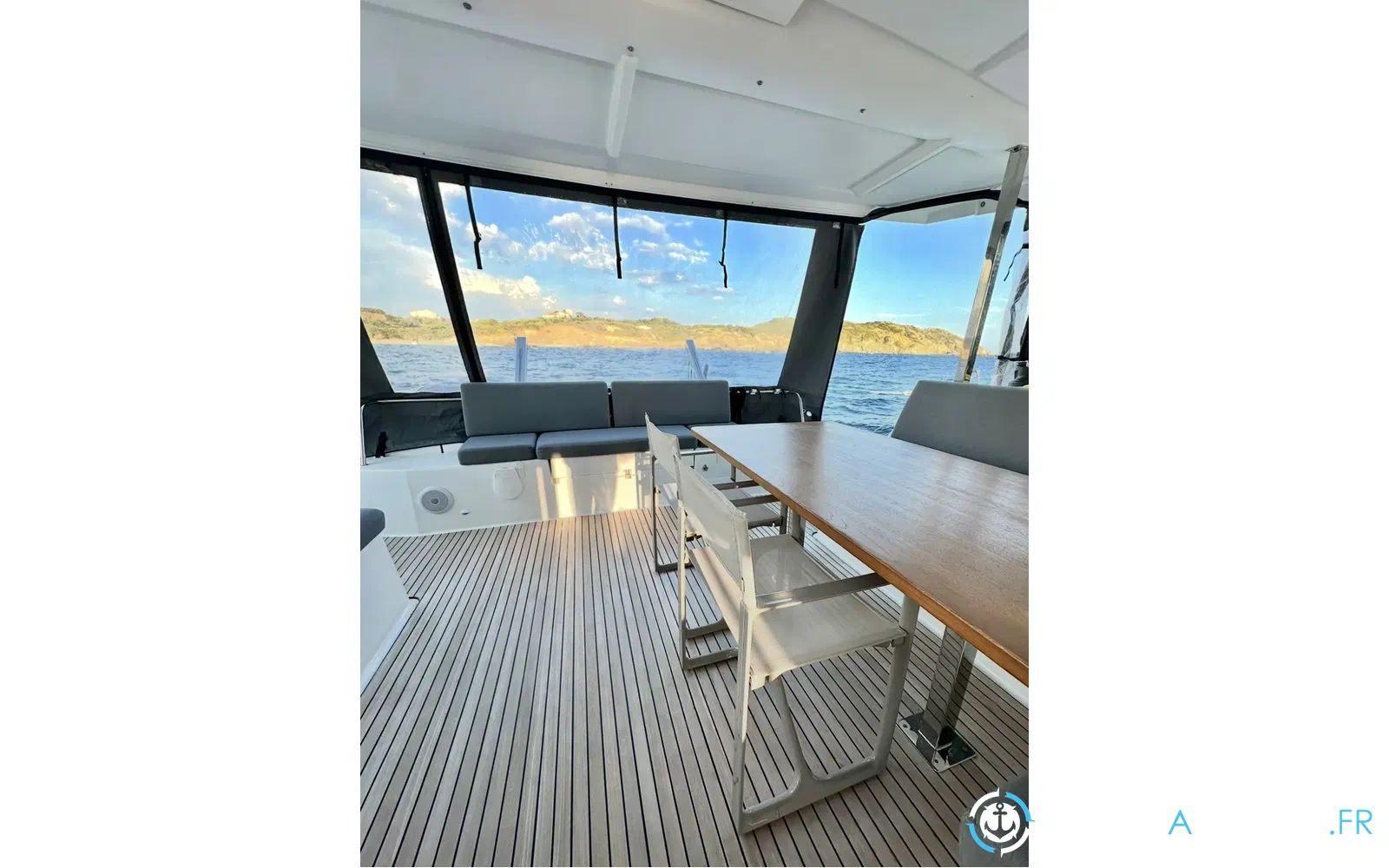 slider 8 Fountaine Pajot Isla 40