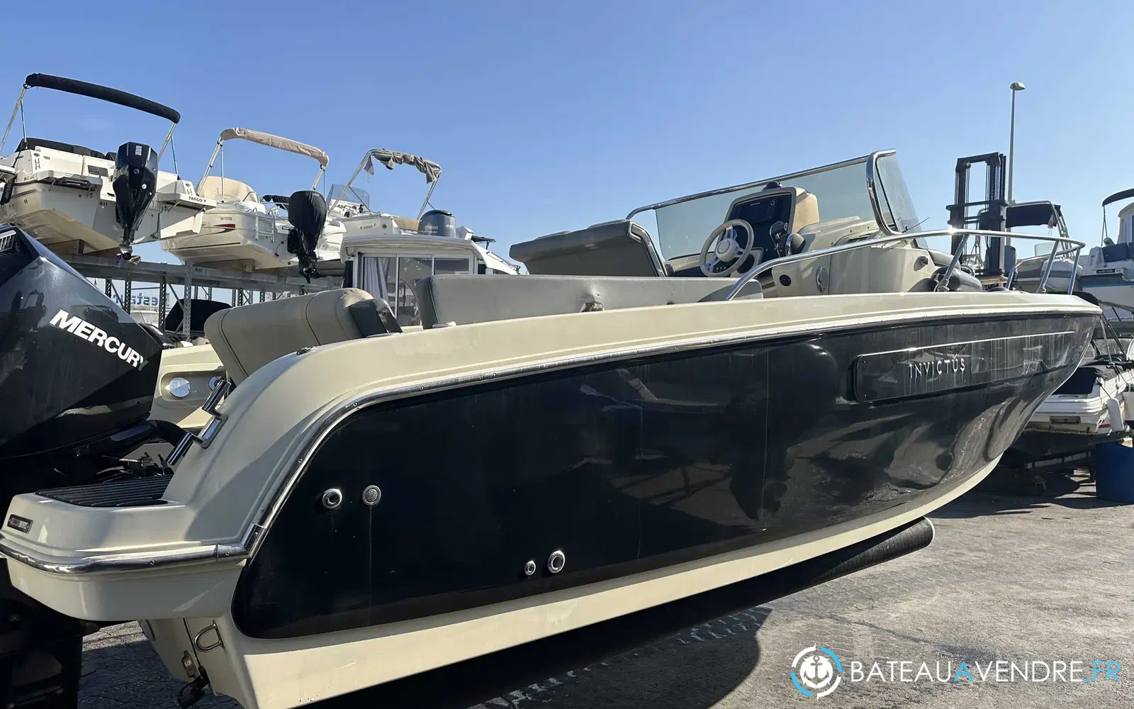 slider 5 Invictus 240 CX