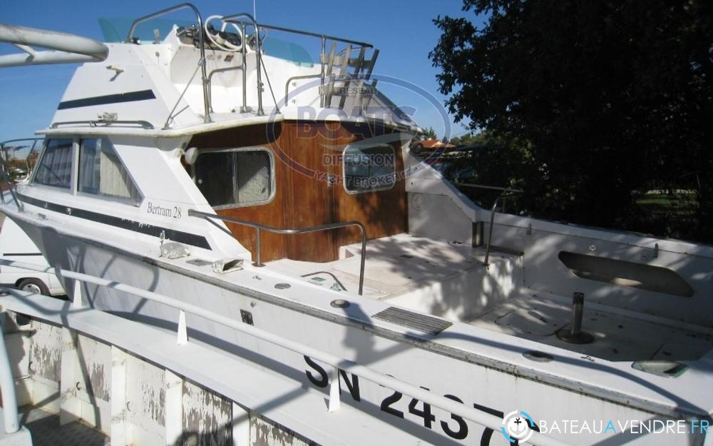 Bertram 28 Flybridge photo 2