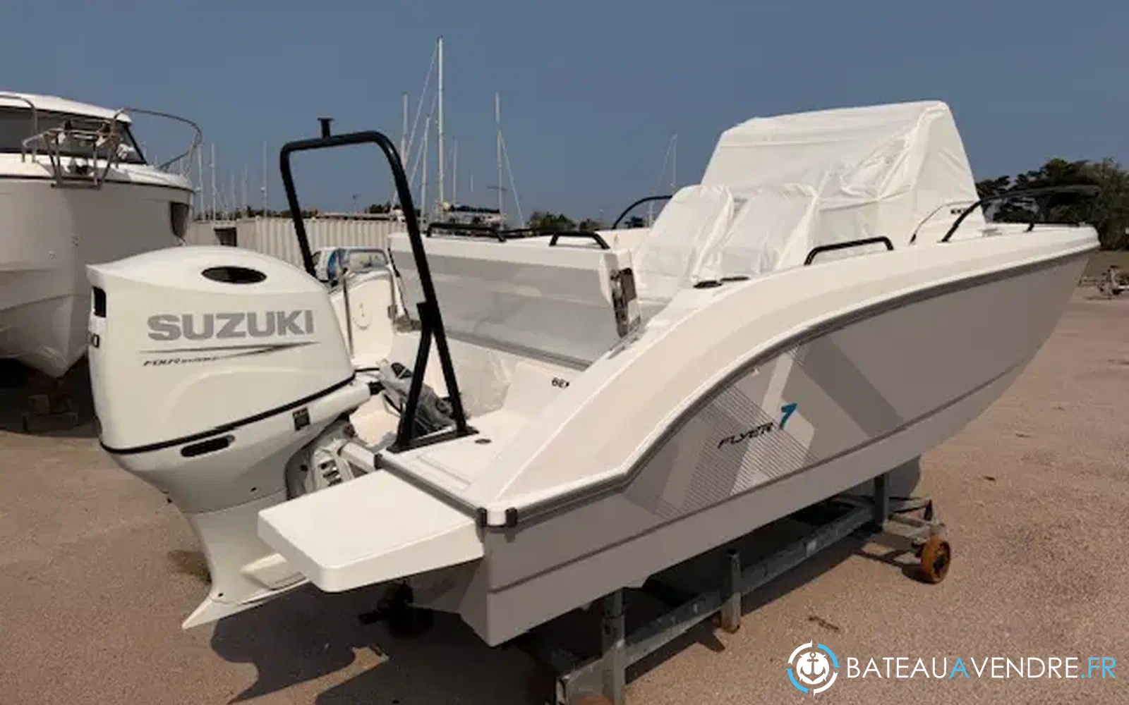 slider 1 Beneteau Flyer 7 SUNdeck