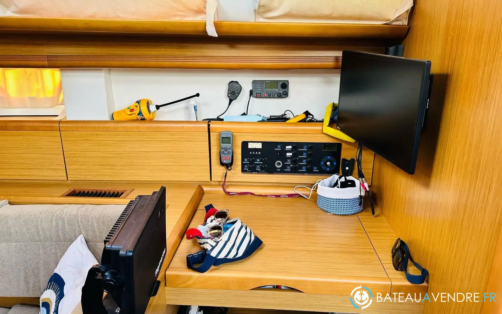 slider 13 Jeanneau Sun Odyssey 49 i