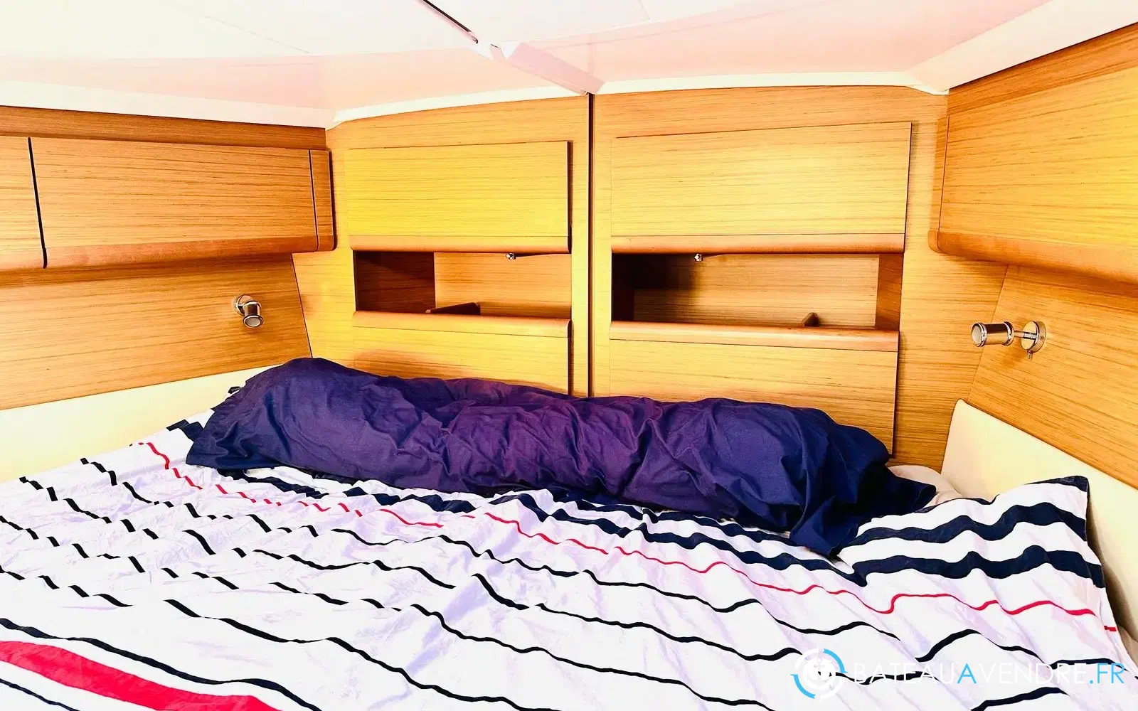 slider 24 Jeanneau Sun Odyssey 49 i
