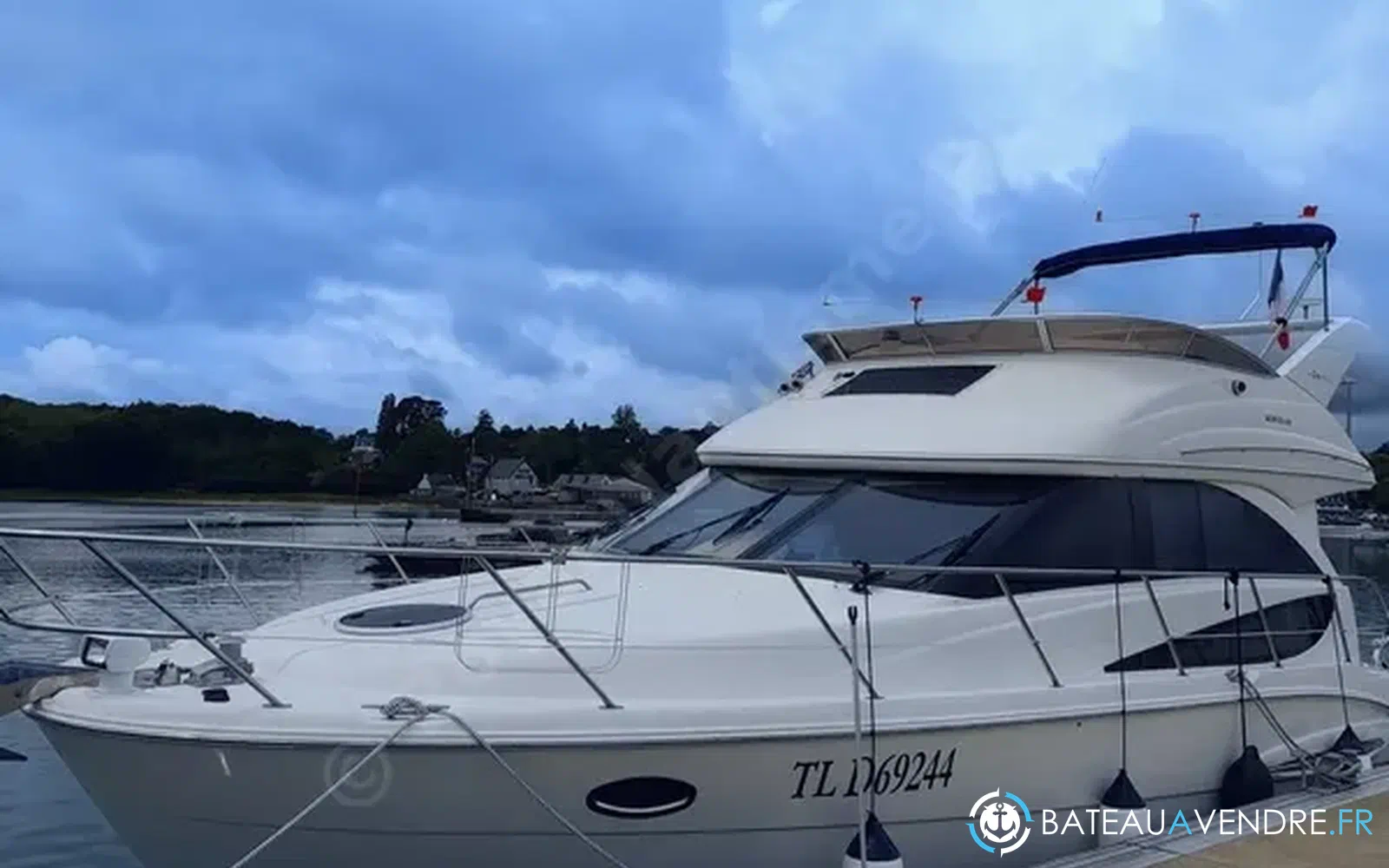 slider 0 Meridian Yacht Sedan 341