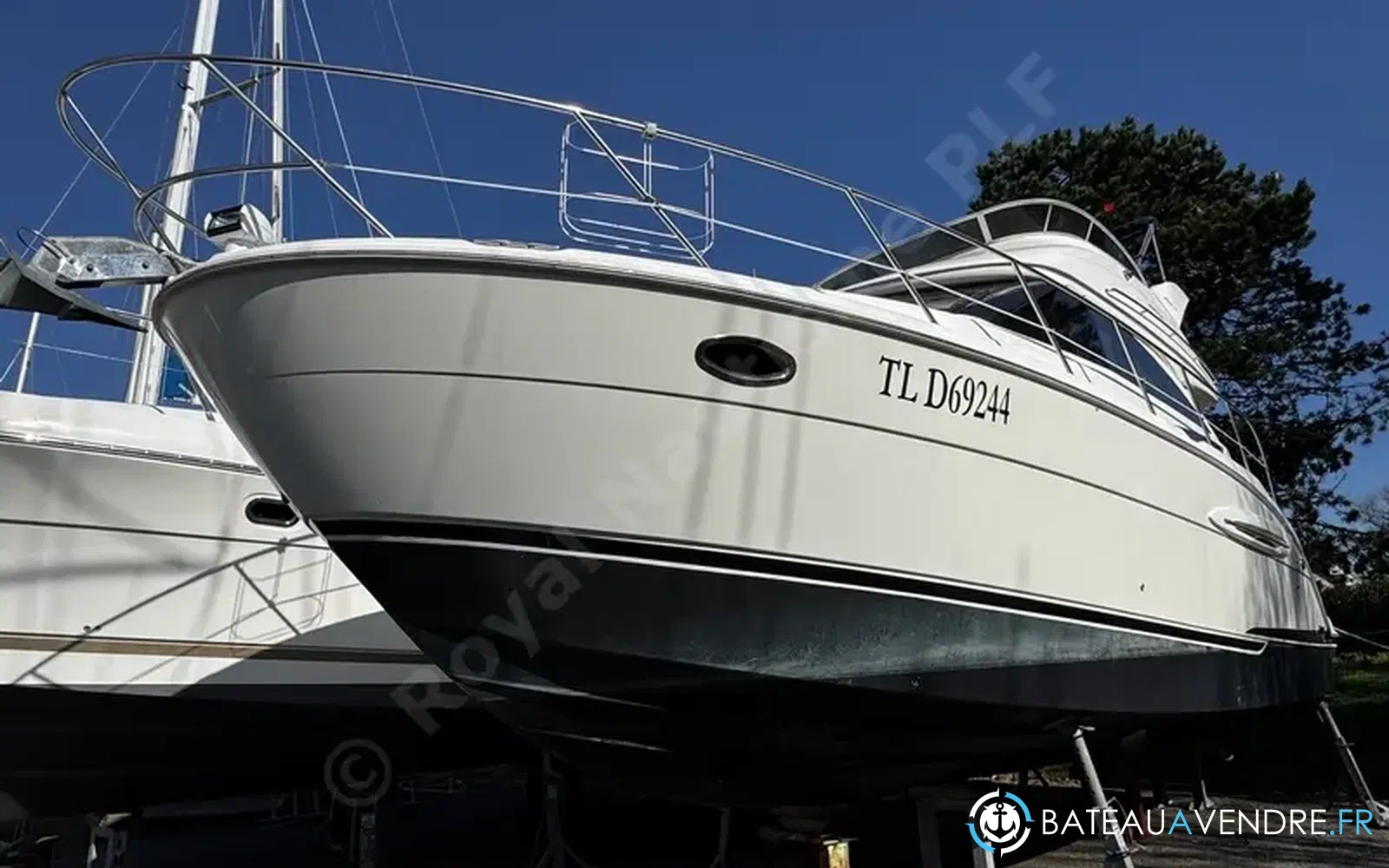 slider 3 Meridian Yacht Sedan 341