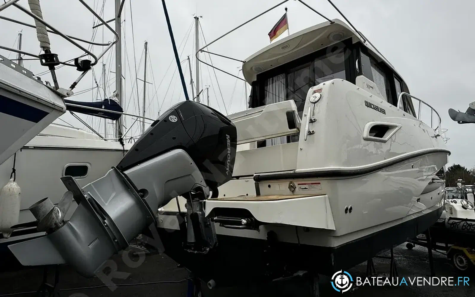 slider 7 Quicksilver Activ 905 Weekend
