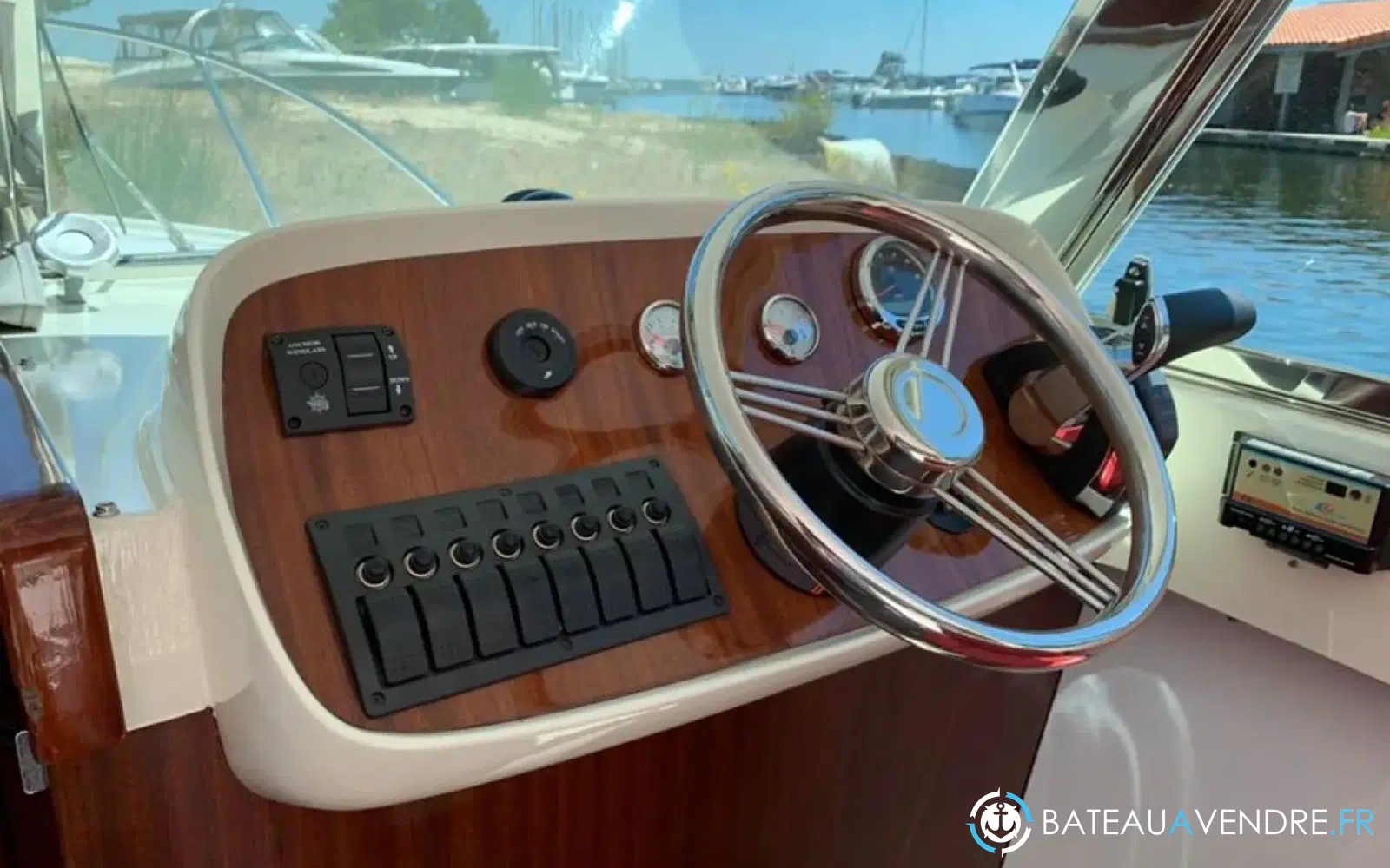 slider 11 Riva Bertram 25 Sport Fisherman