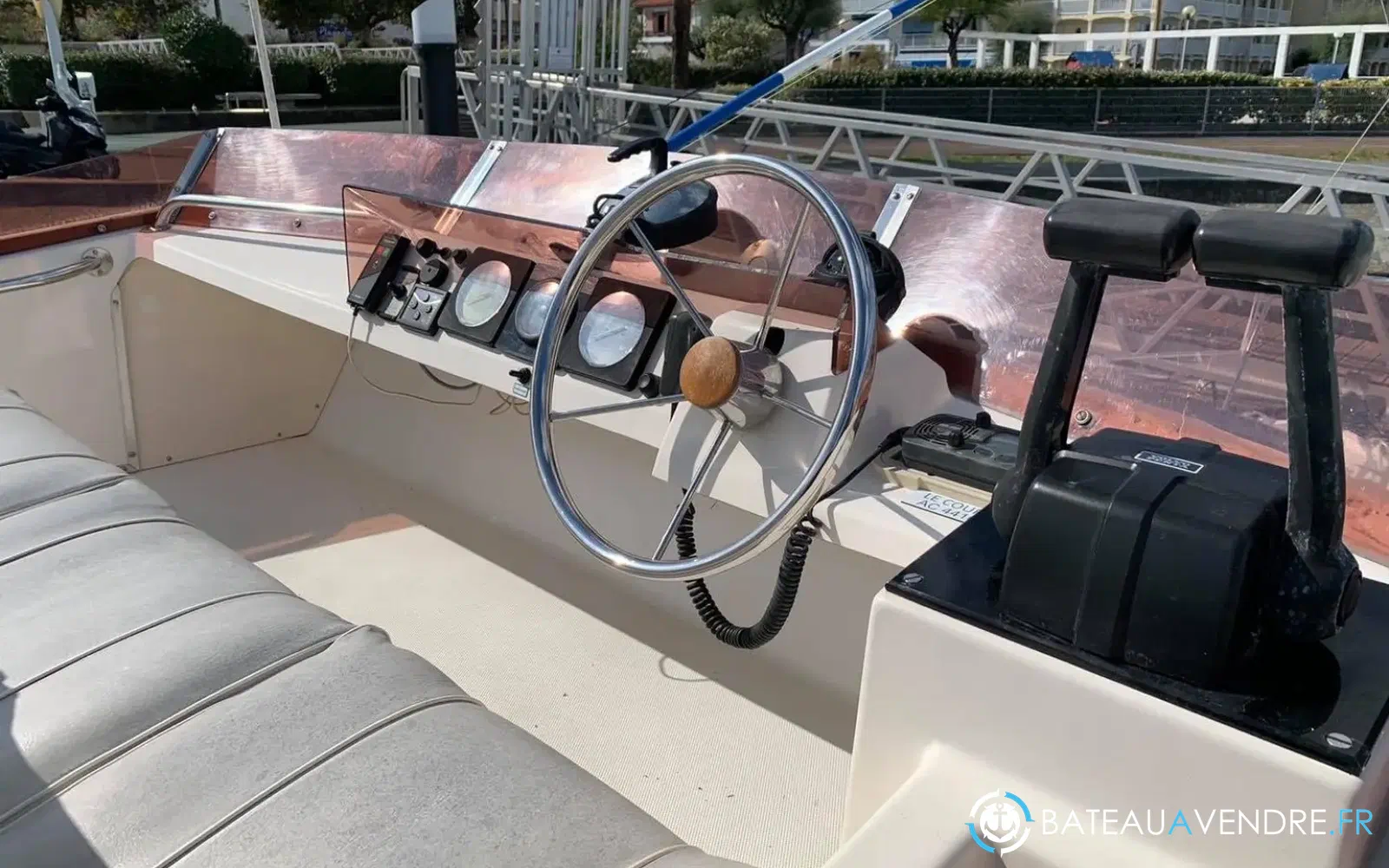 slider 5 Jeanneau Almeria 960