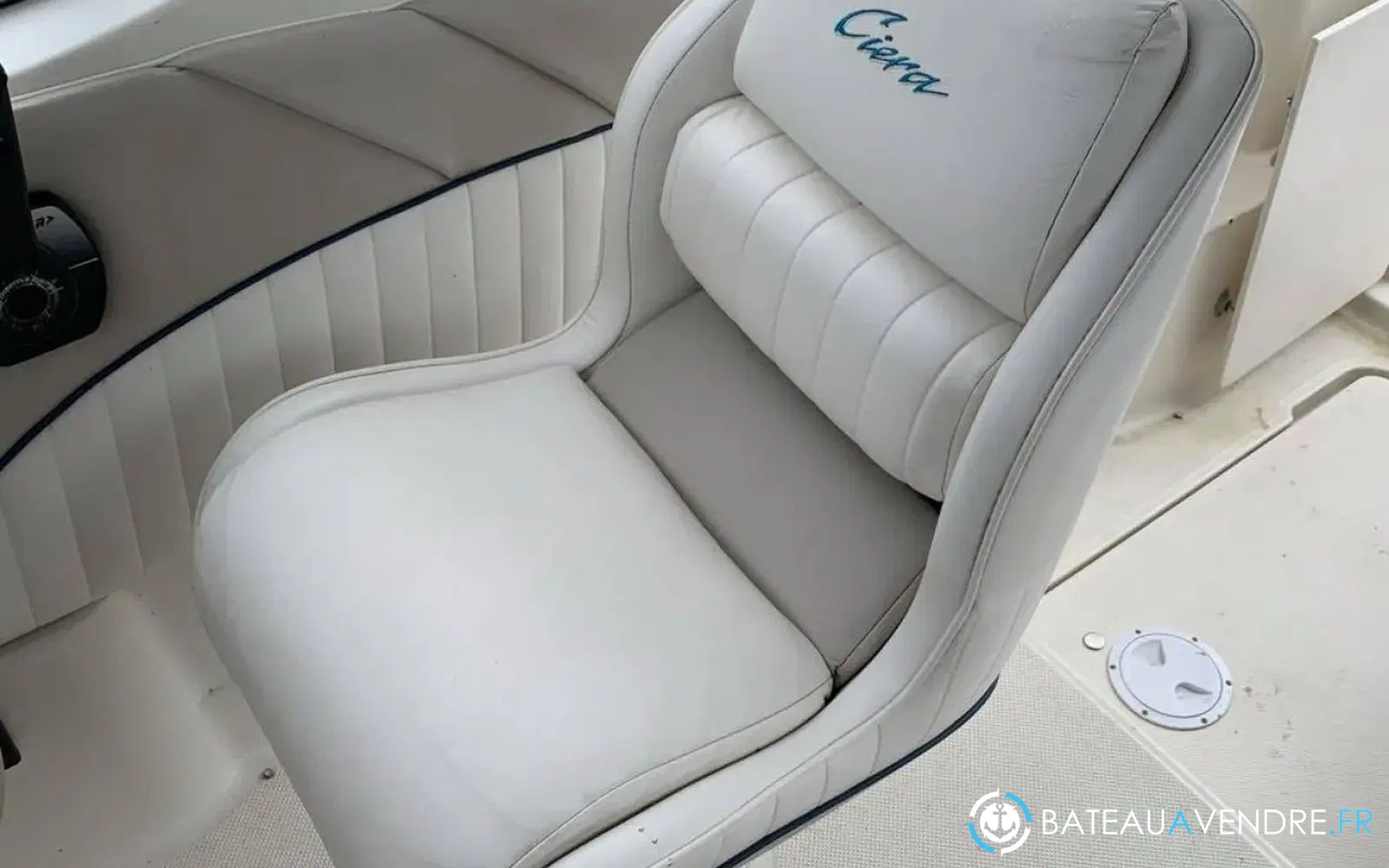 slider 10 Bayliner Cierra 2855