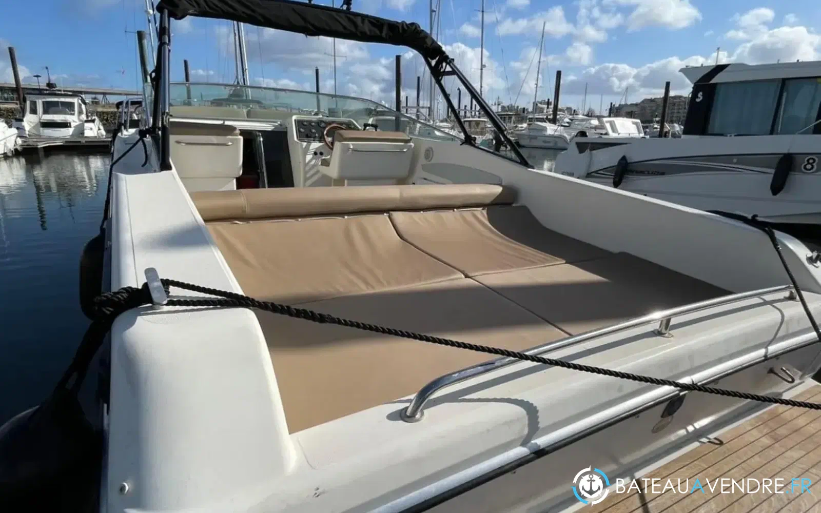 slider 5 Guy Couach 950 Day Cruiser