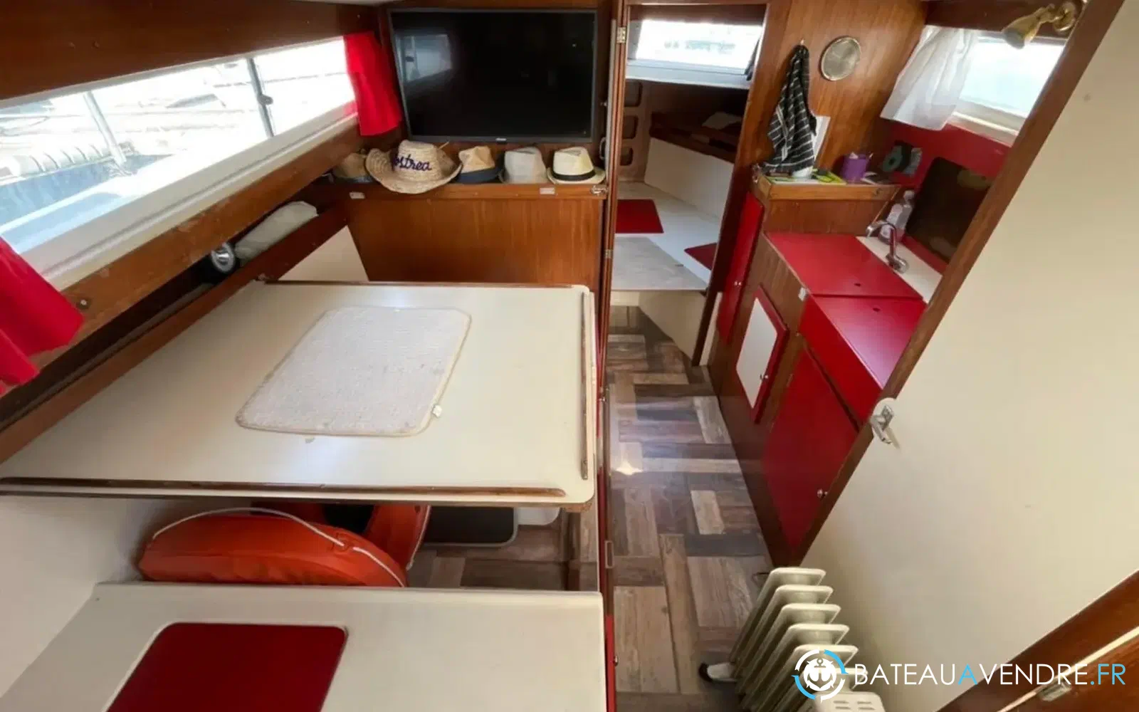 slider 10 Yachting France Arcoa 830