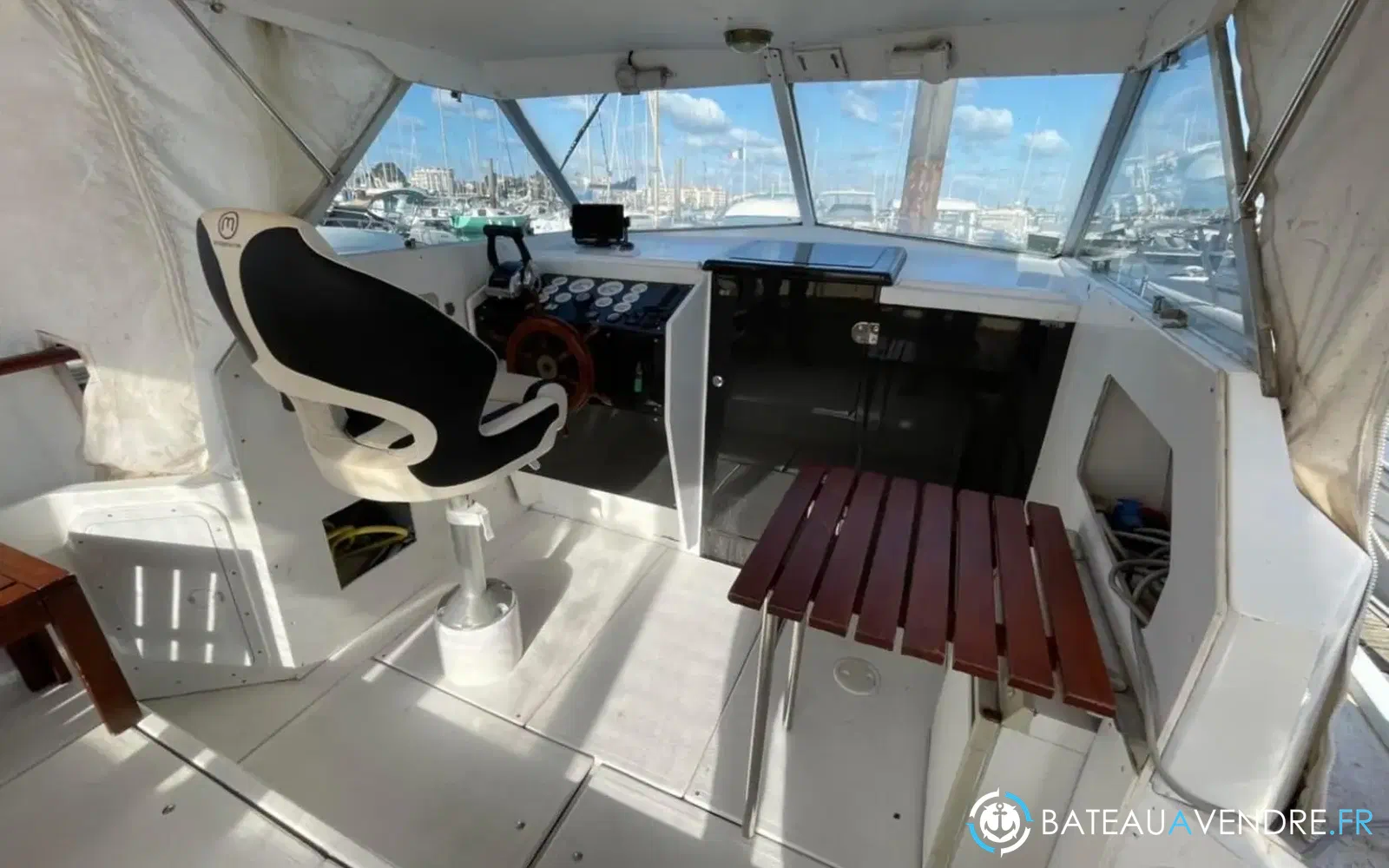 slider 4 Yachting France Arcoa 830