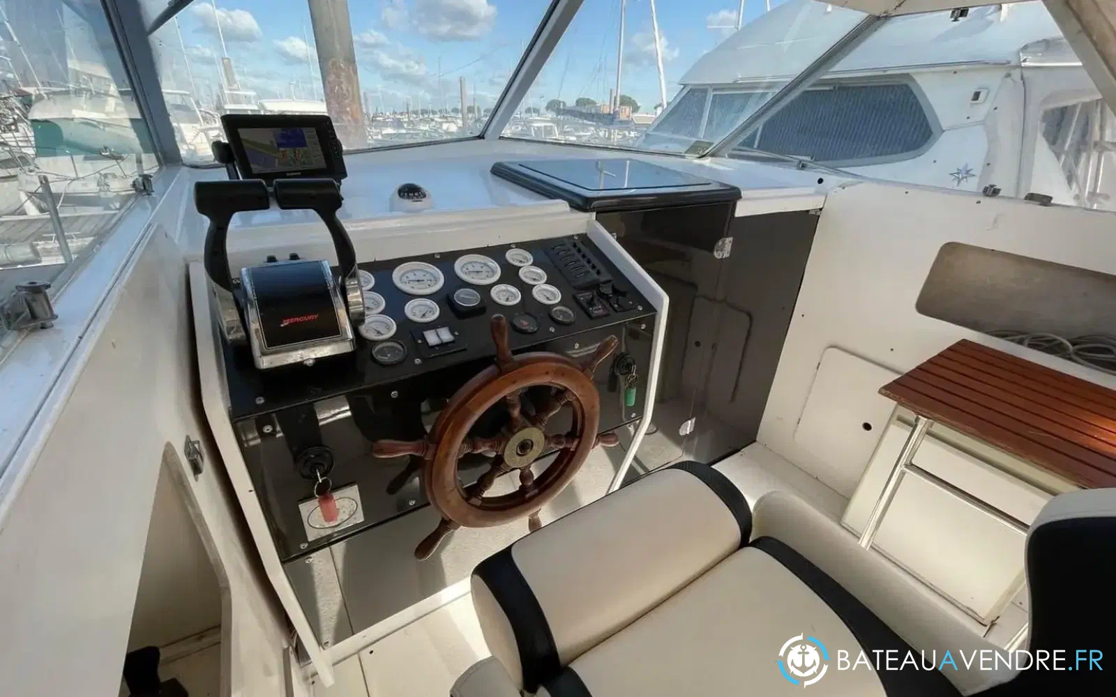 slider 6 Yachting France Arcoa 830