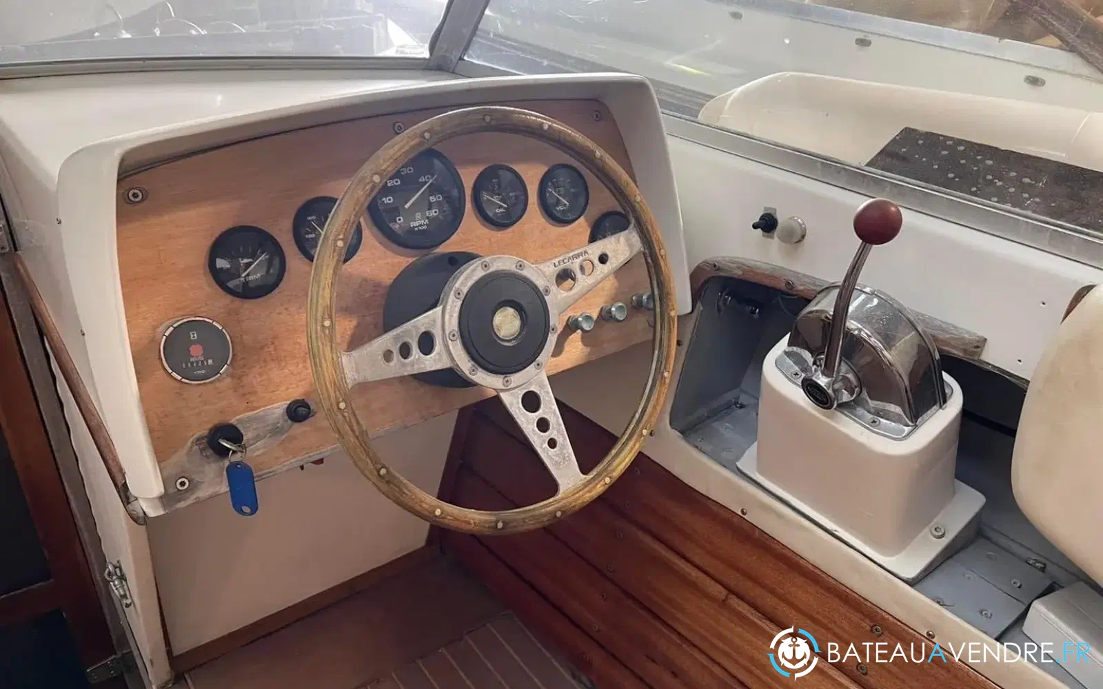 slider 7 Chris Craft Lancer 23