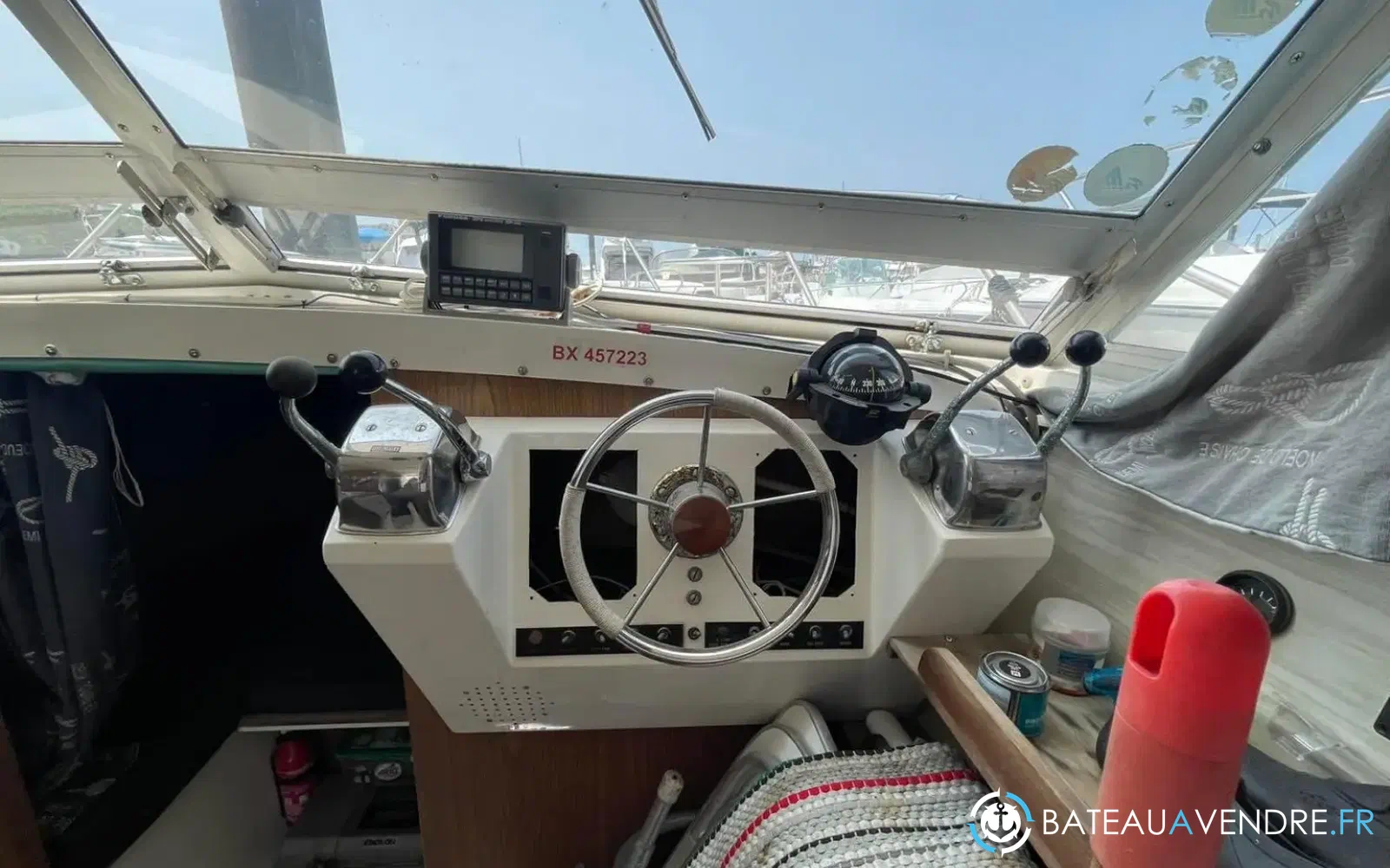 slider 11 Bertram 28 Flybridge