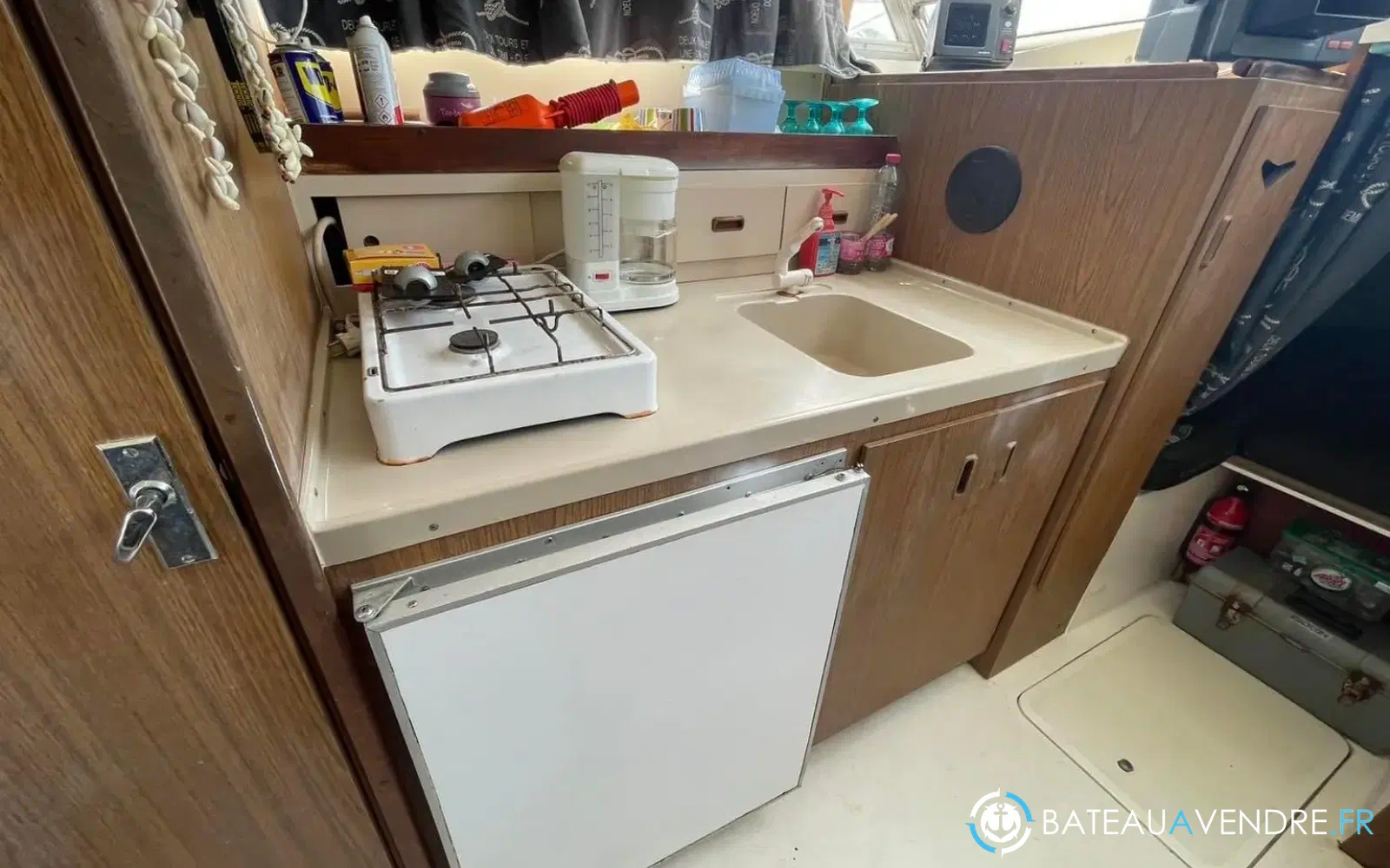 slider 13 Bertram 28 Flybridge
