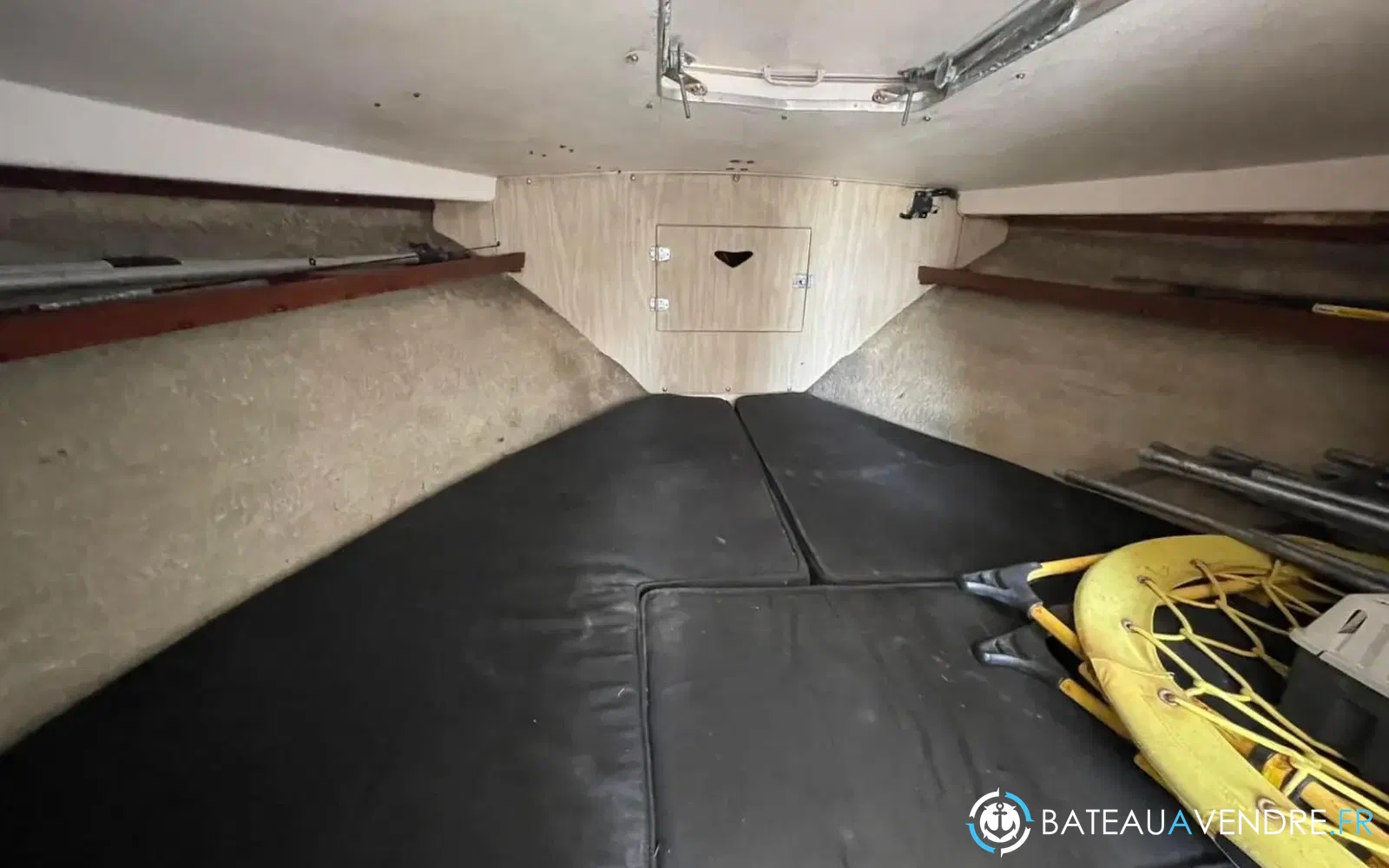 slider 15 Bertram 28 Flybridge