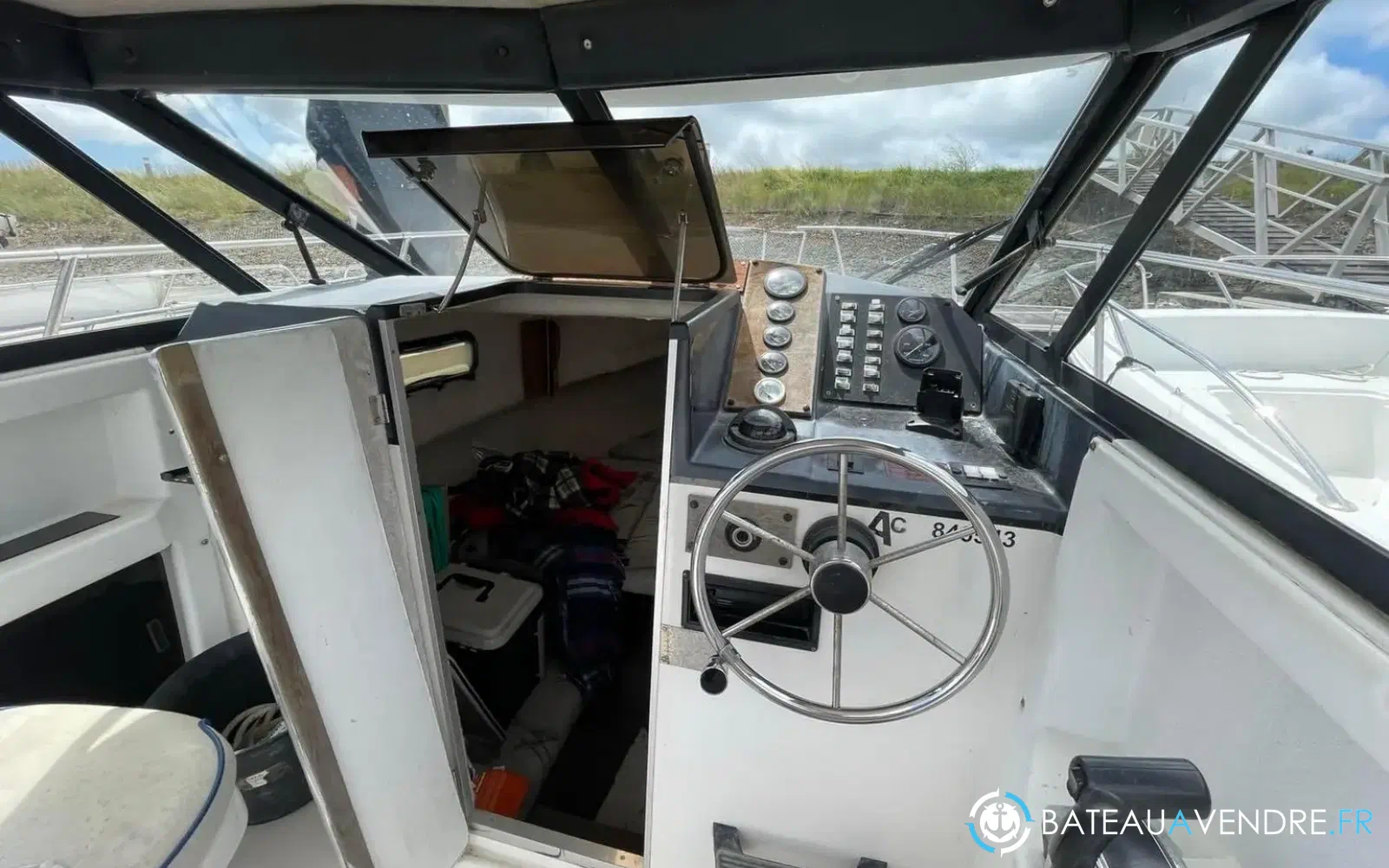slider 9 Bayliner Trophy 2352 WA