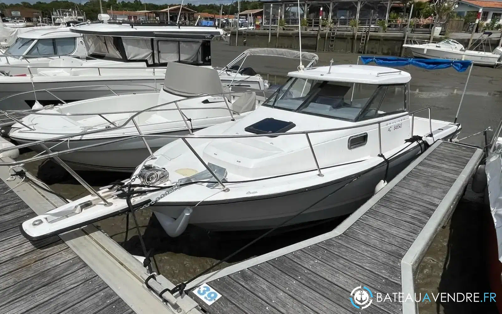 slider 1 Bayliner Trophy 2352 WA