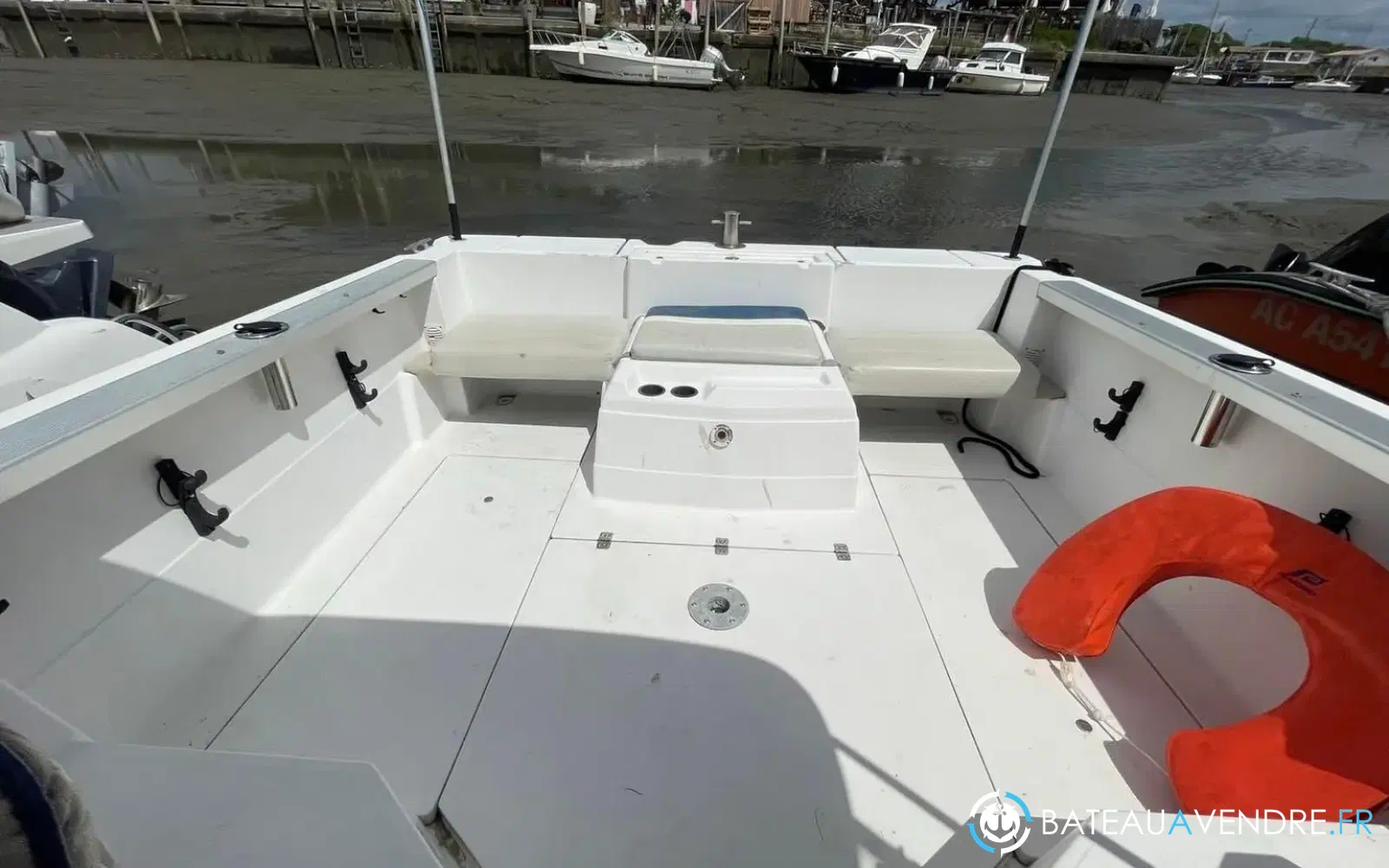 slider 6 Bayliner Trophy 2352 WA