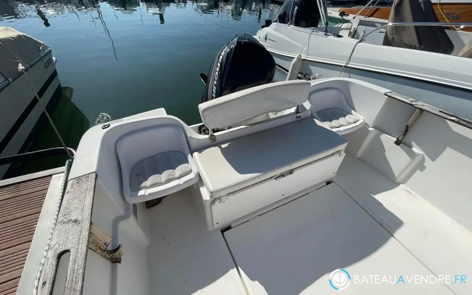 slider 3 Jeanneau Cap Camarat 615