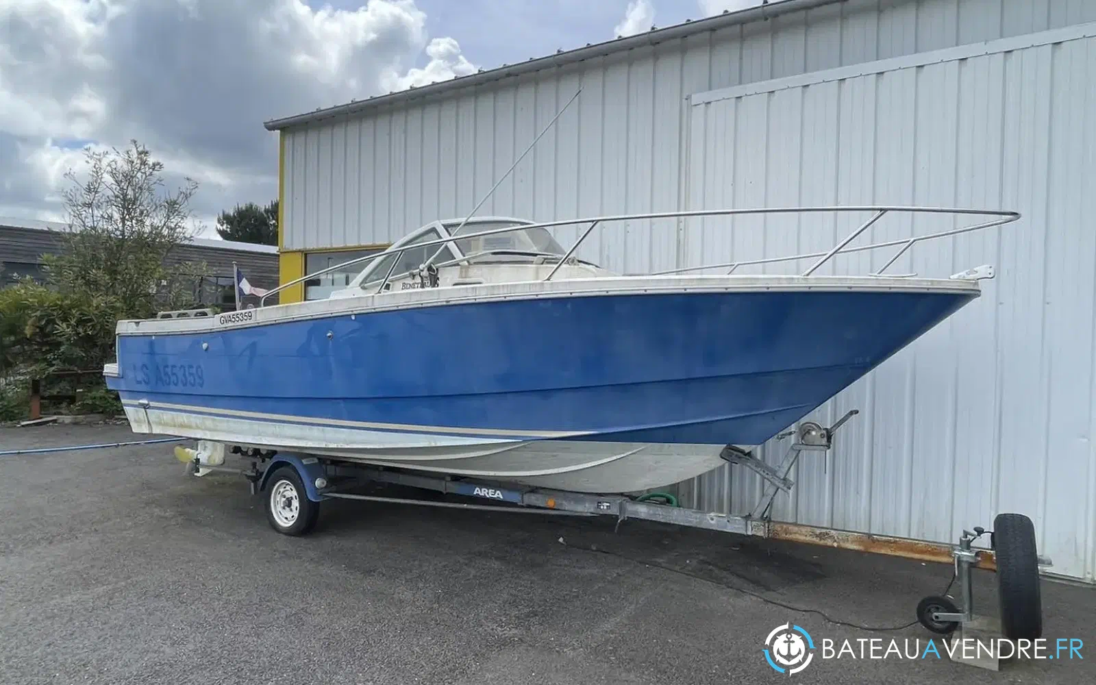 slider 1 Beneteau Ombrine 700