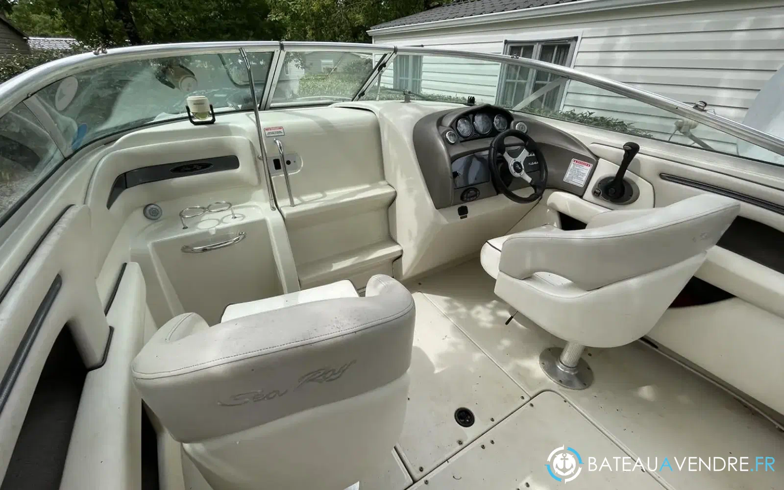 slider 14 Sea Ray 210 Overnighter