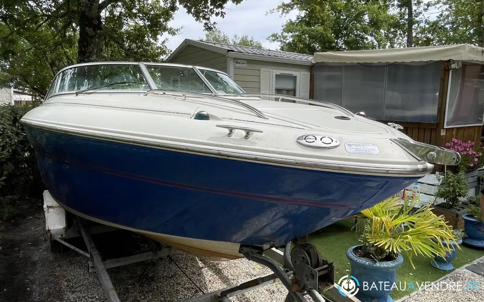 slider 1 Sea Ray 210 Overnighter