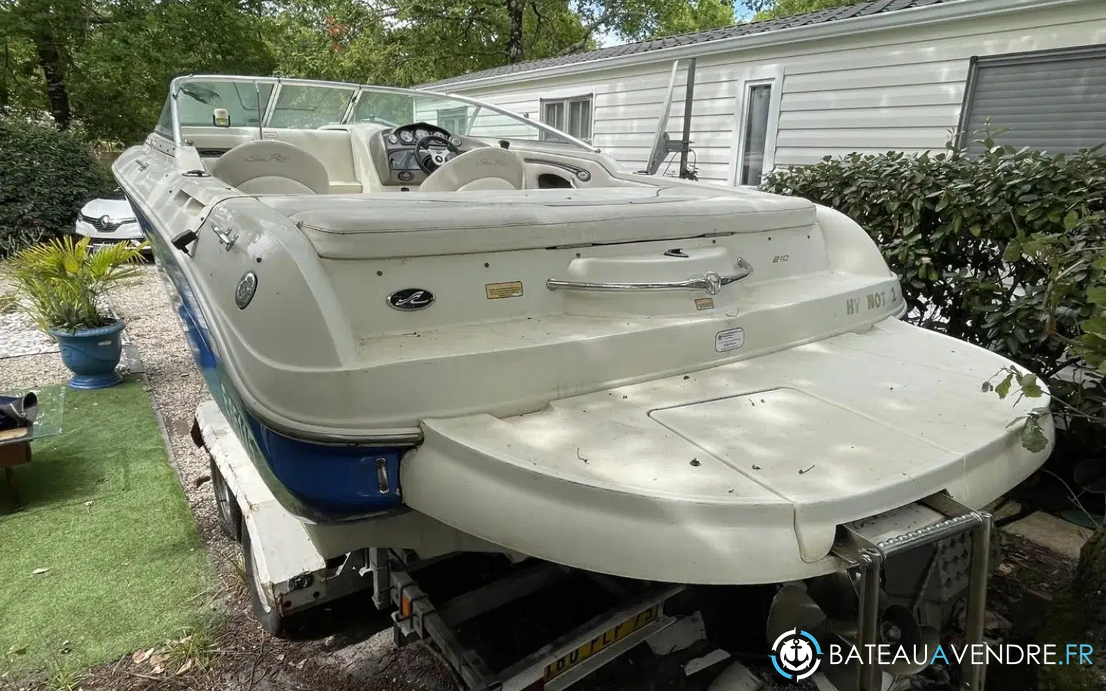 slider 19 Sea Ray 210 Overnighter