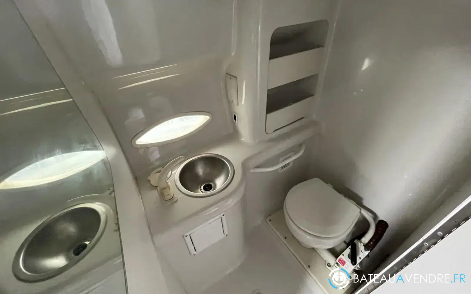 slider 15 Chris Craft Crowne 262