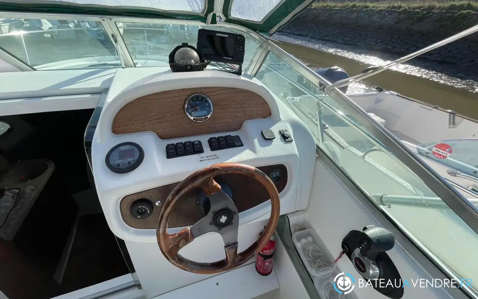 slider 17 Jeanneau Leader 805