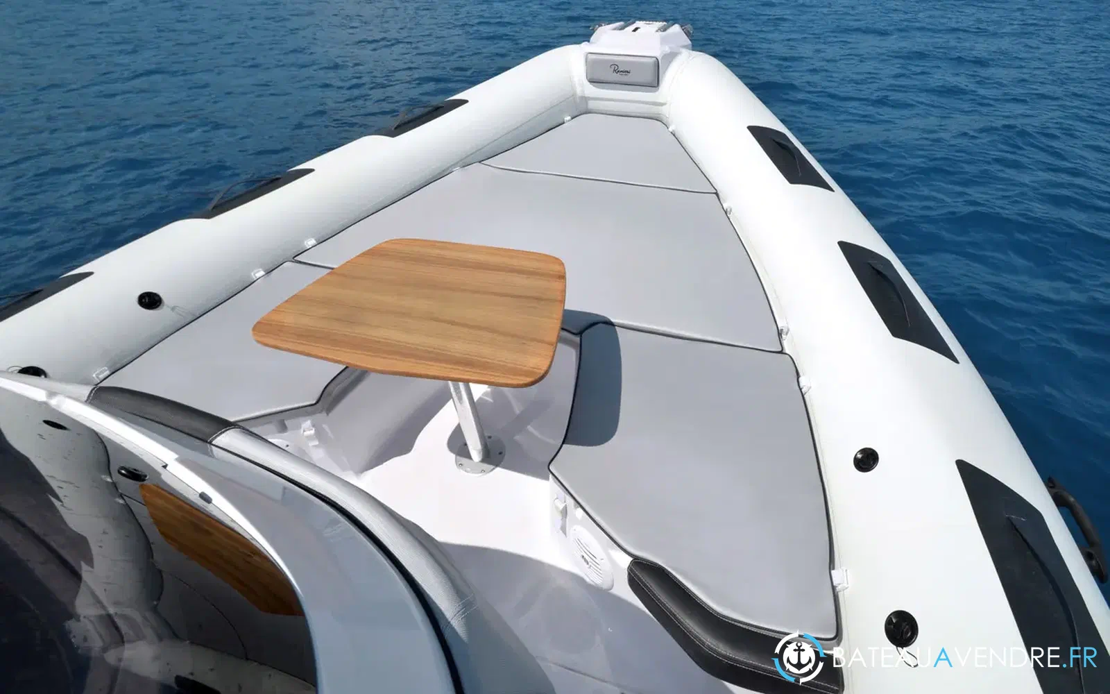 slider 7 Ranieri Cayman 28.0 Executive