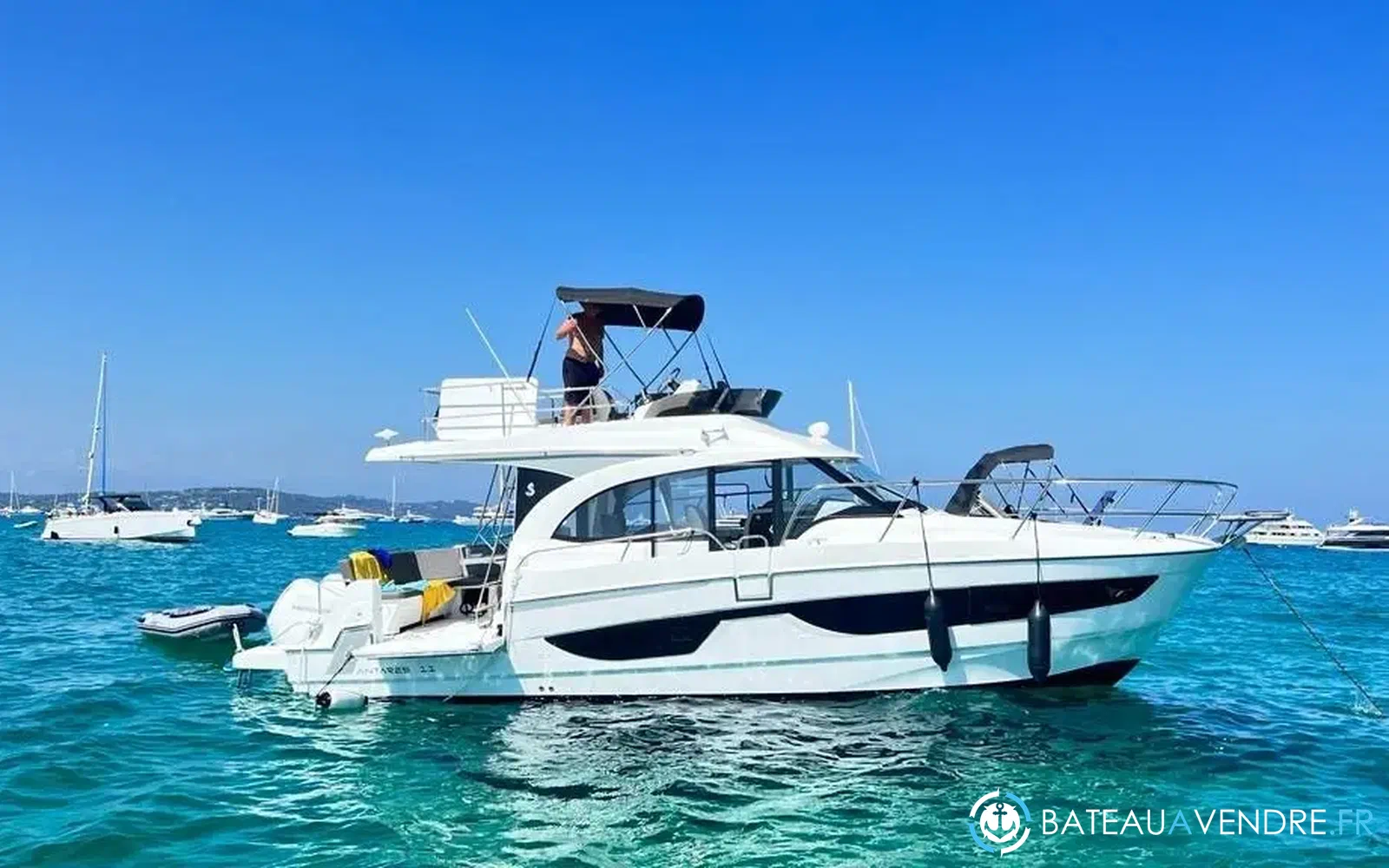 slider 2 Beneteau Antares 11 Fly