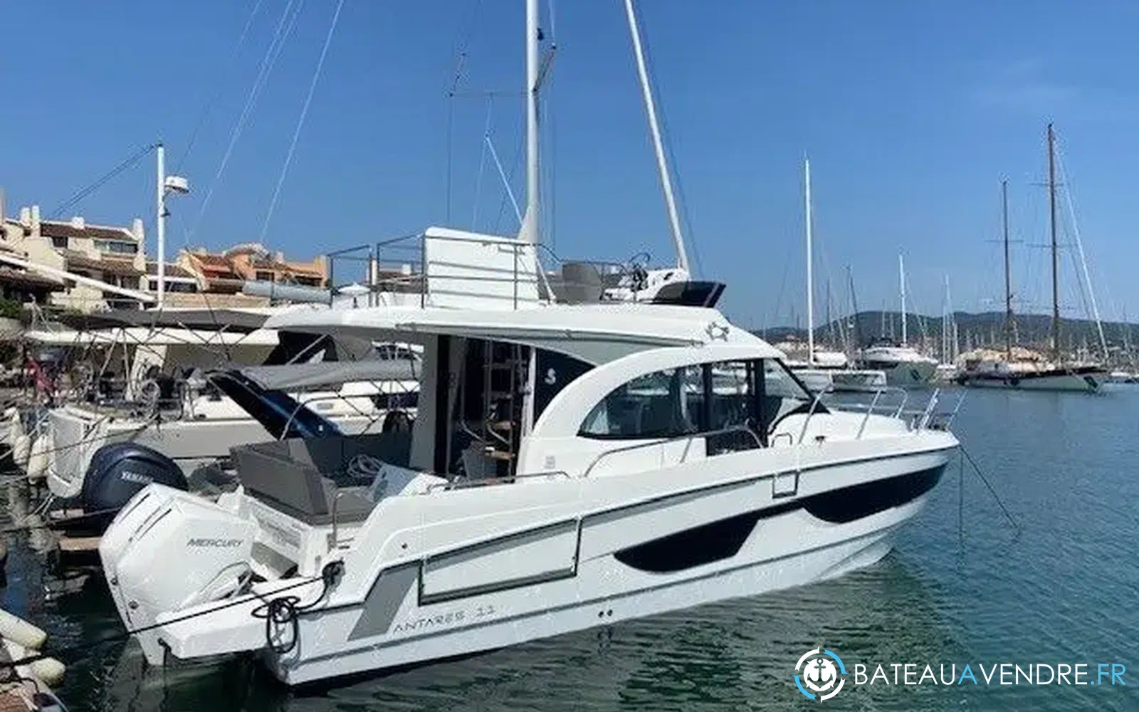 slider 0 Beneteau Antares 11 Fly