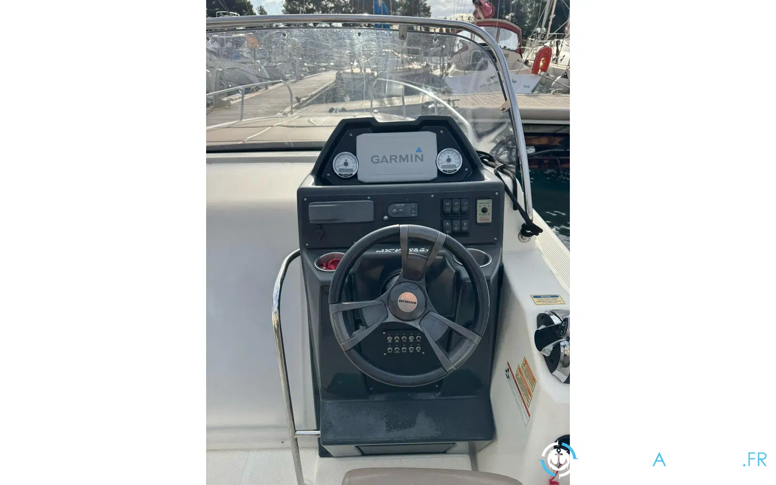slider 16 Quicksilver Activ 755 Sundeck