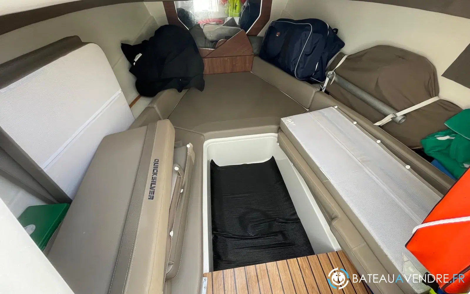slider 17 Quicksilver Activ 755 Sundeck