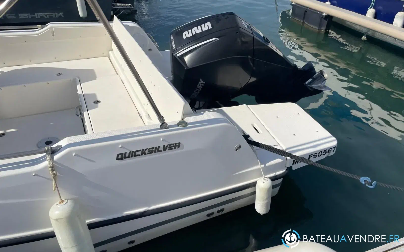 slider 29 Quicksilver Activ 755 Sundeck