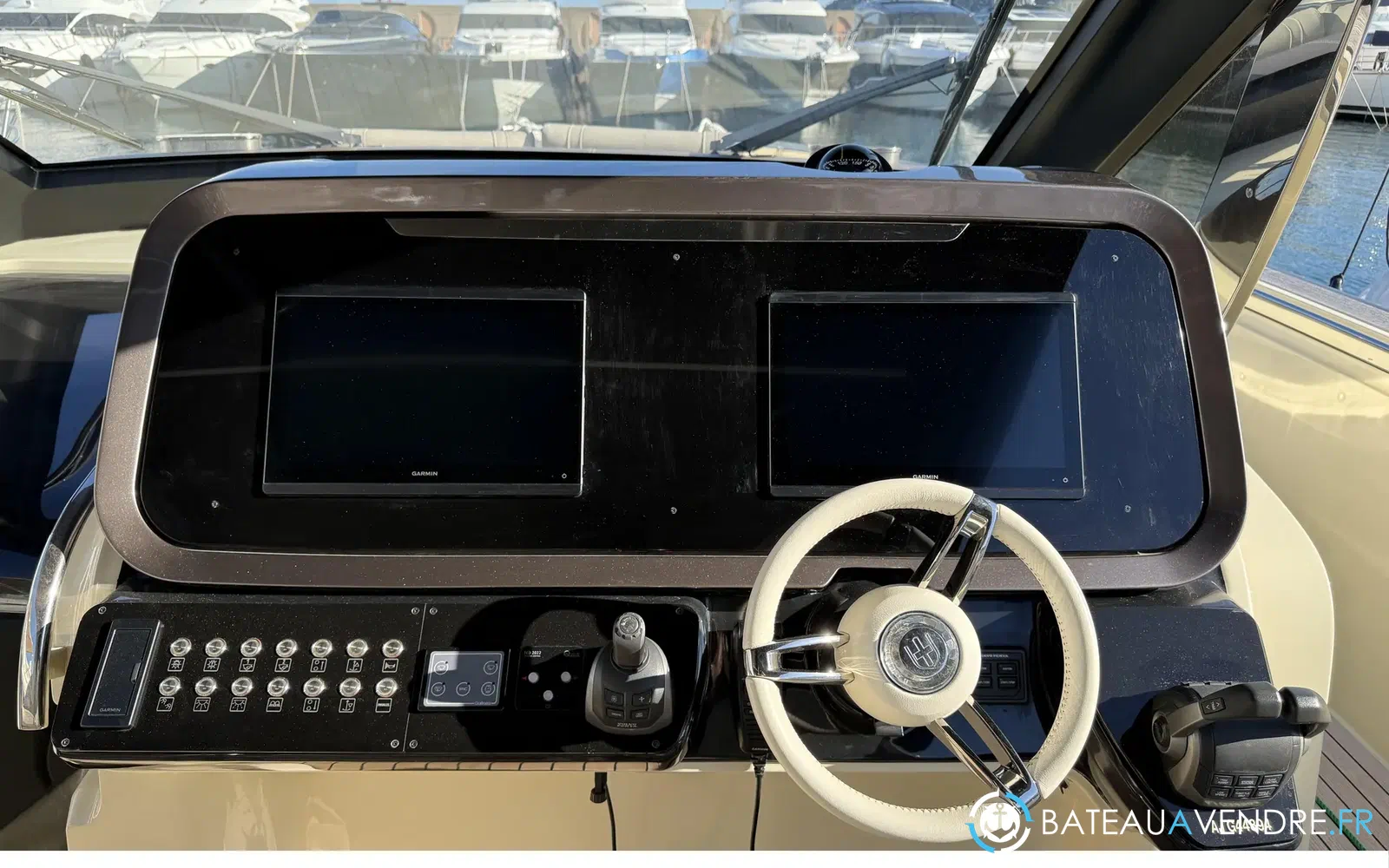 slider 15 Invictus 460 TT