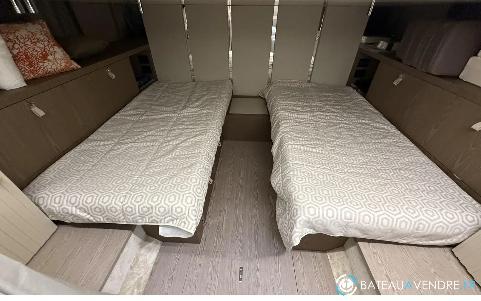 slider 25 Invictus 460 TT