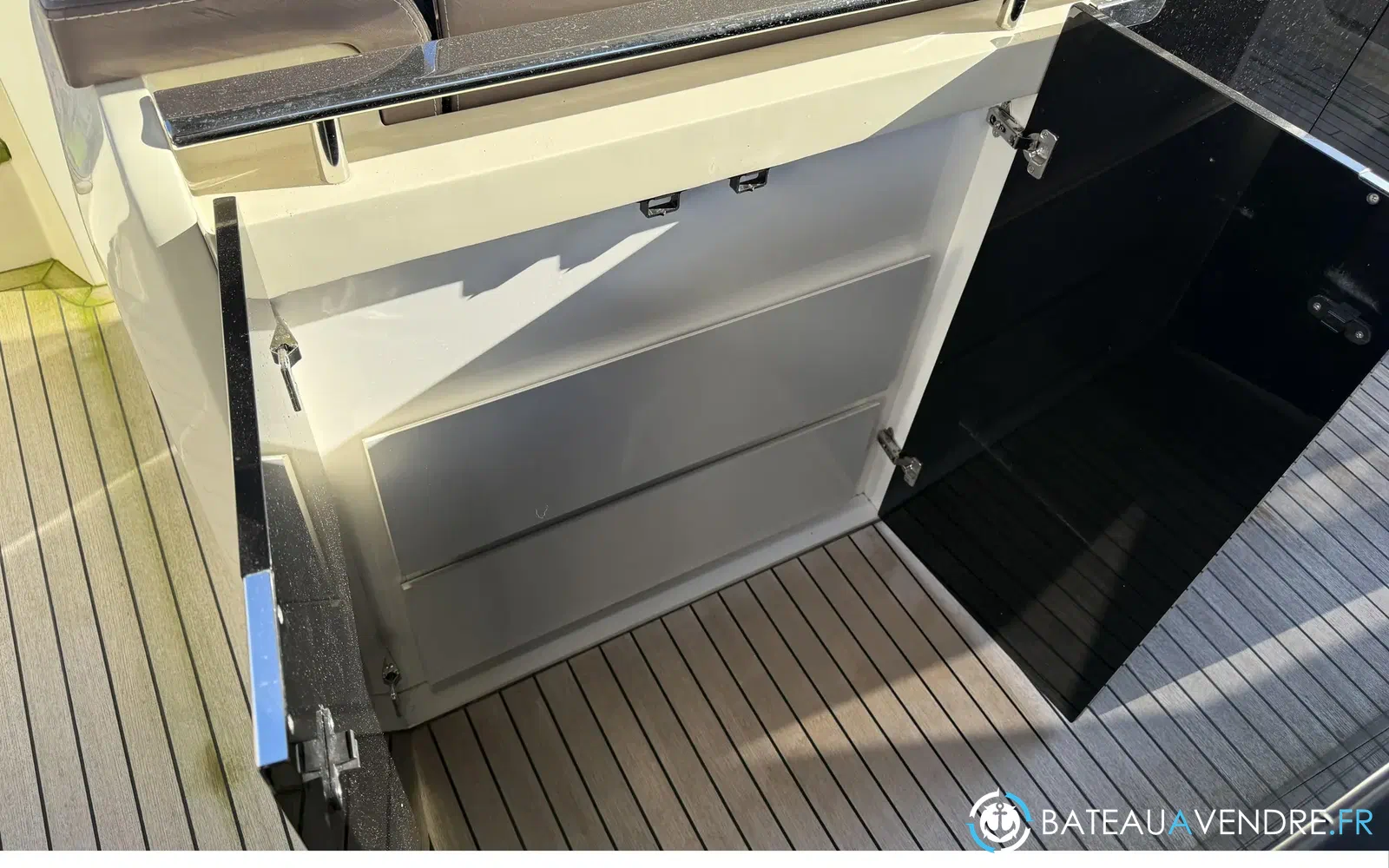 slider 26 Invictus 460 TT