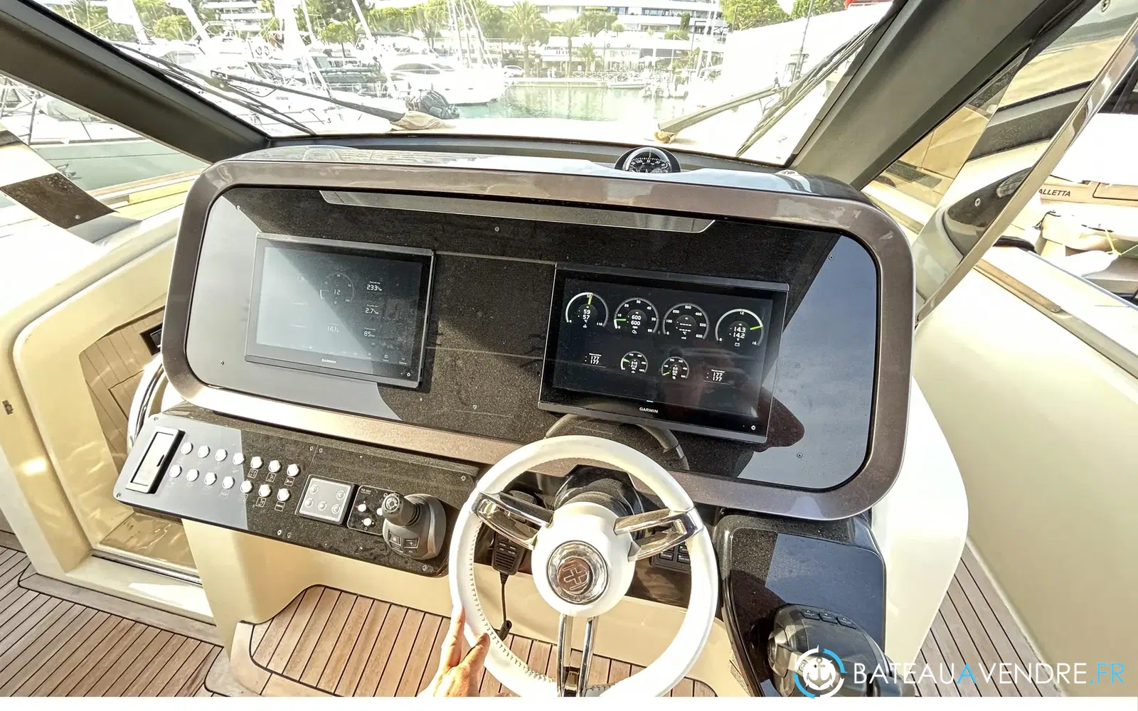 slider 8 Invictus 460 TT