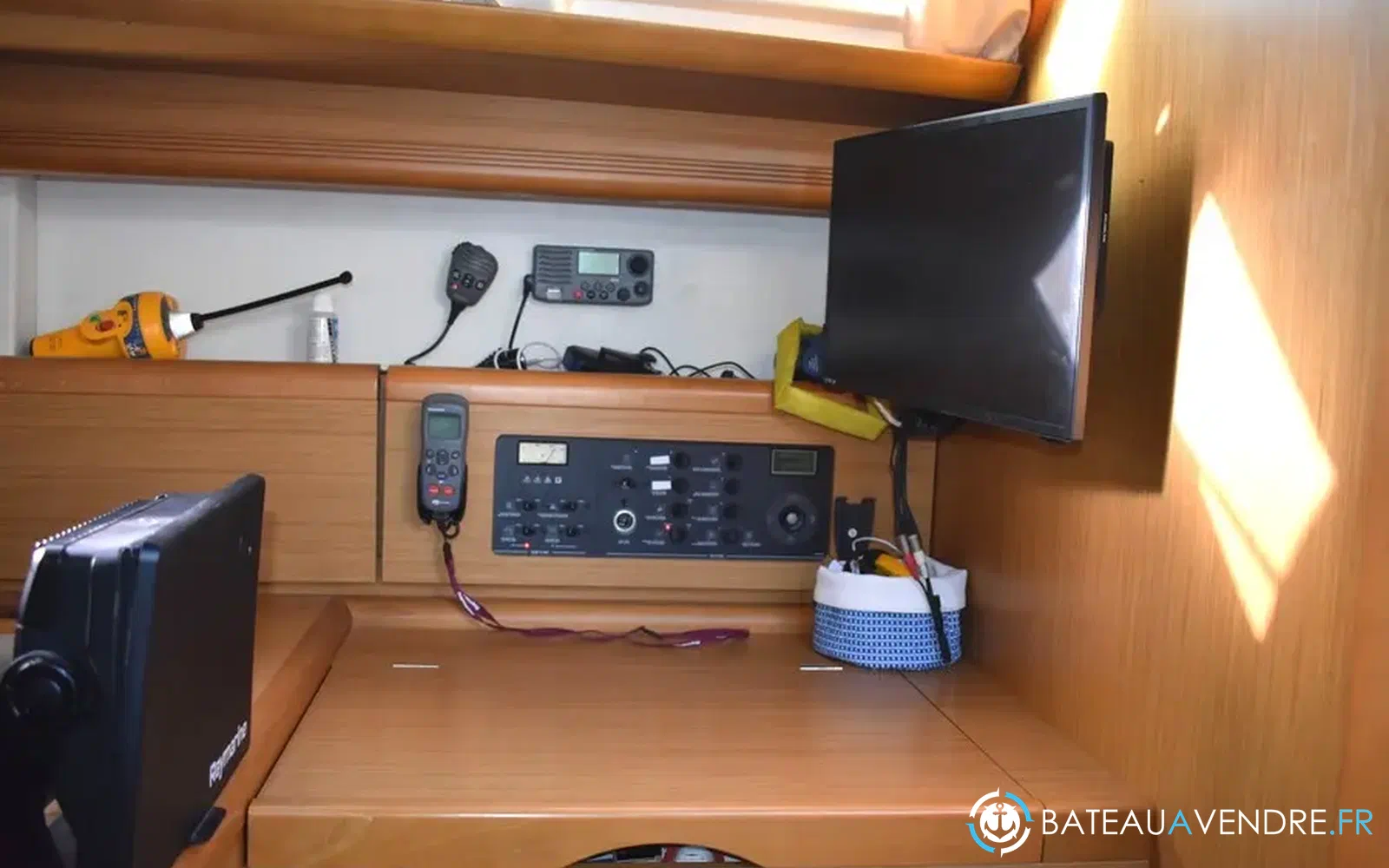 slider 19 Jeanneau Sun Odyssey 49 i