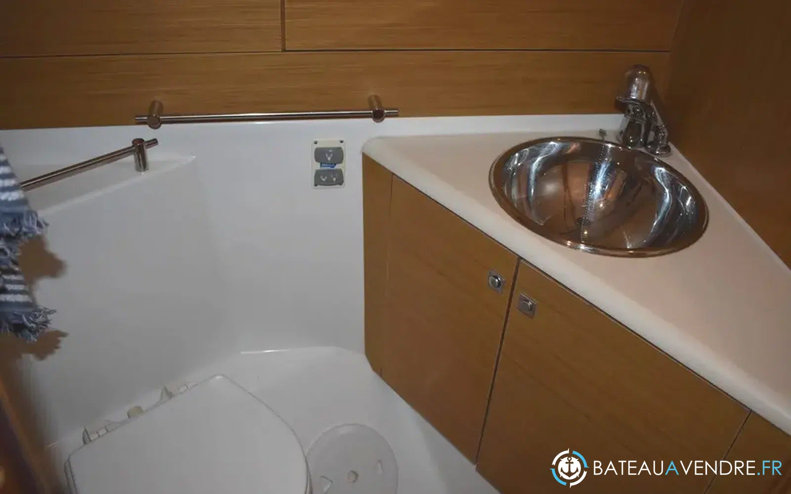 slider 22 Jeanneau Sun Odyssey 49 i