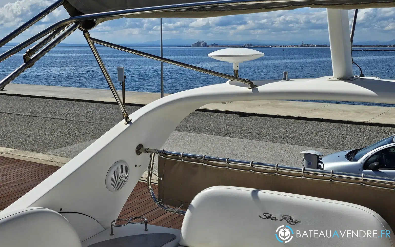 slider 1 Sea Ray 360 SEDAN BRIDGE