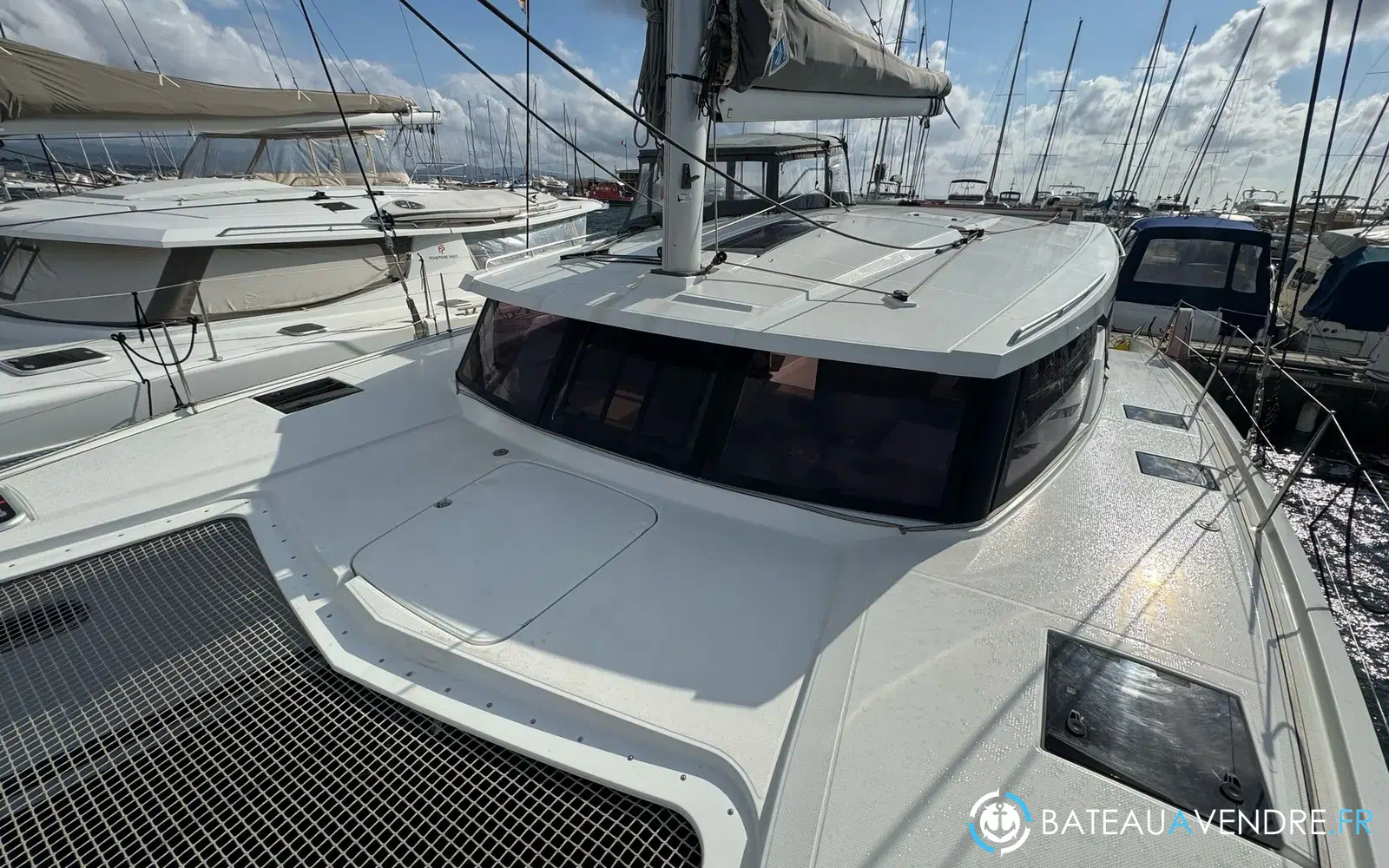 slider 1 Fountaine Pajot Isla 40