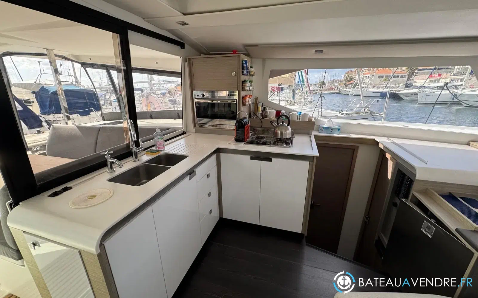 slider 23 Fountaine Pajot Isla 40